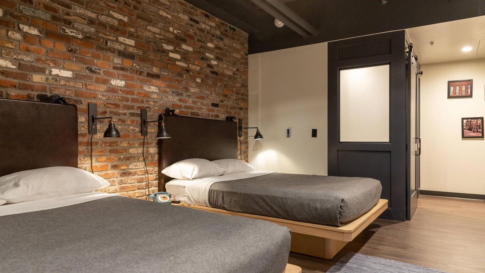 Moxy Downtown