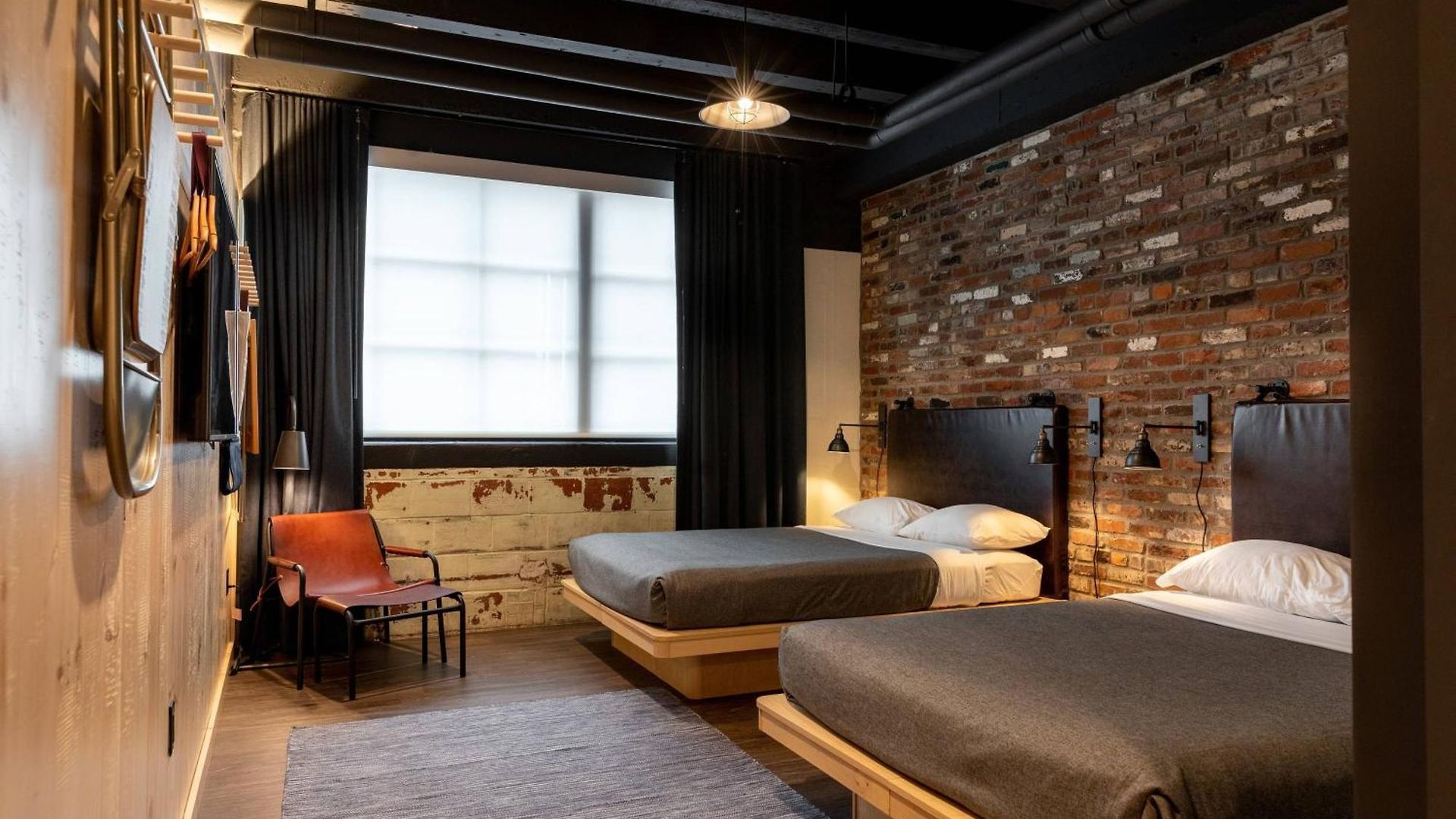 Hotel Moxy Downtown