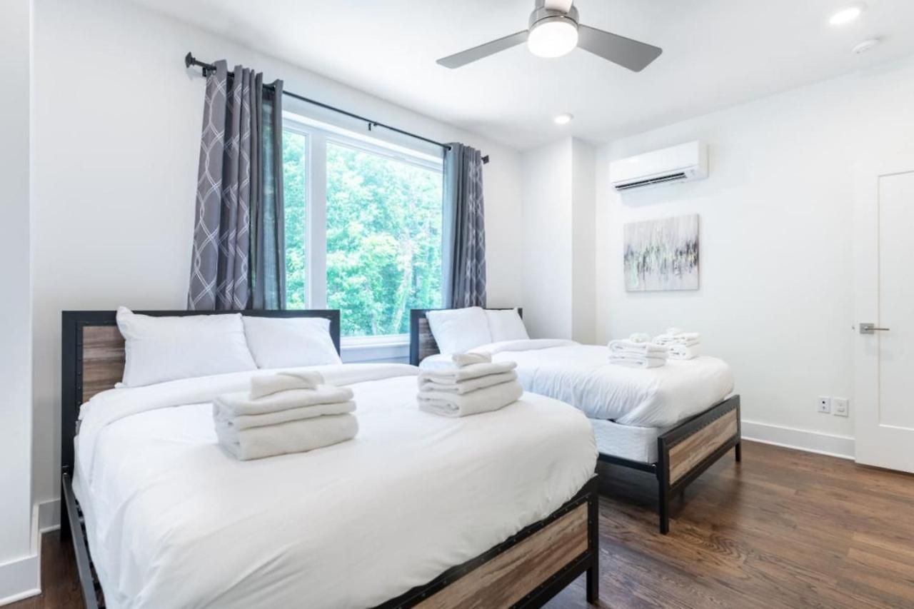 Holiday home 6 Bedroom Quiet Townhome! 6min To Airport & 15min To Downtown! Nashville