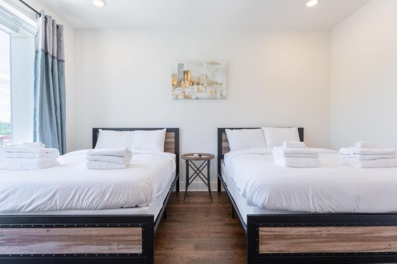6 Bedroom Quiet Townhome! 6min To Airport & 15min To Downtown! Nashville