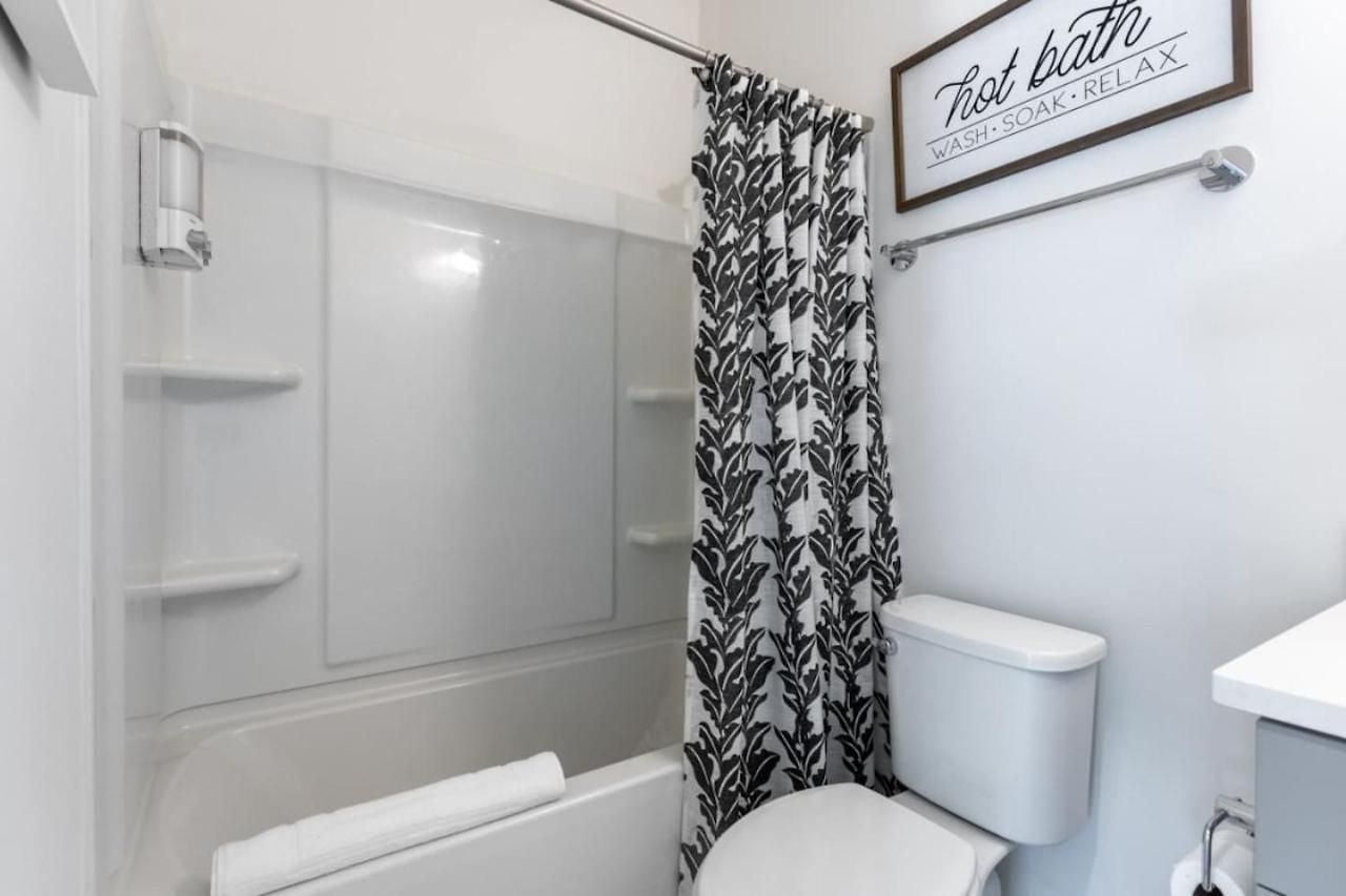 Holiday home 6 Bedroom Quiet Townhome! 6min To Airport & 15min To Downtown! Nashville