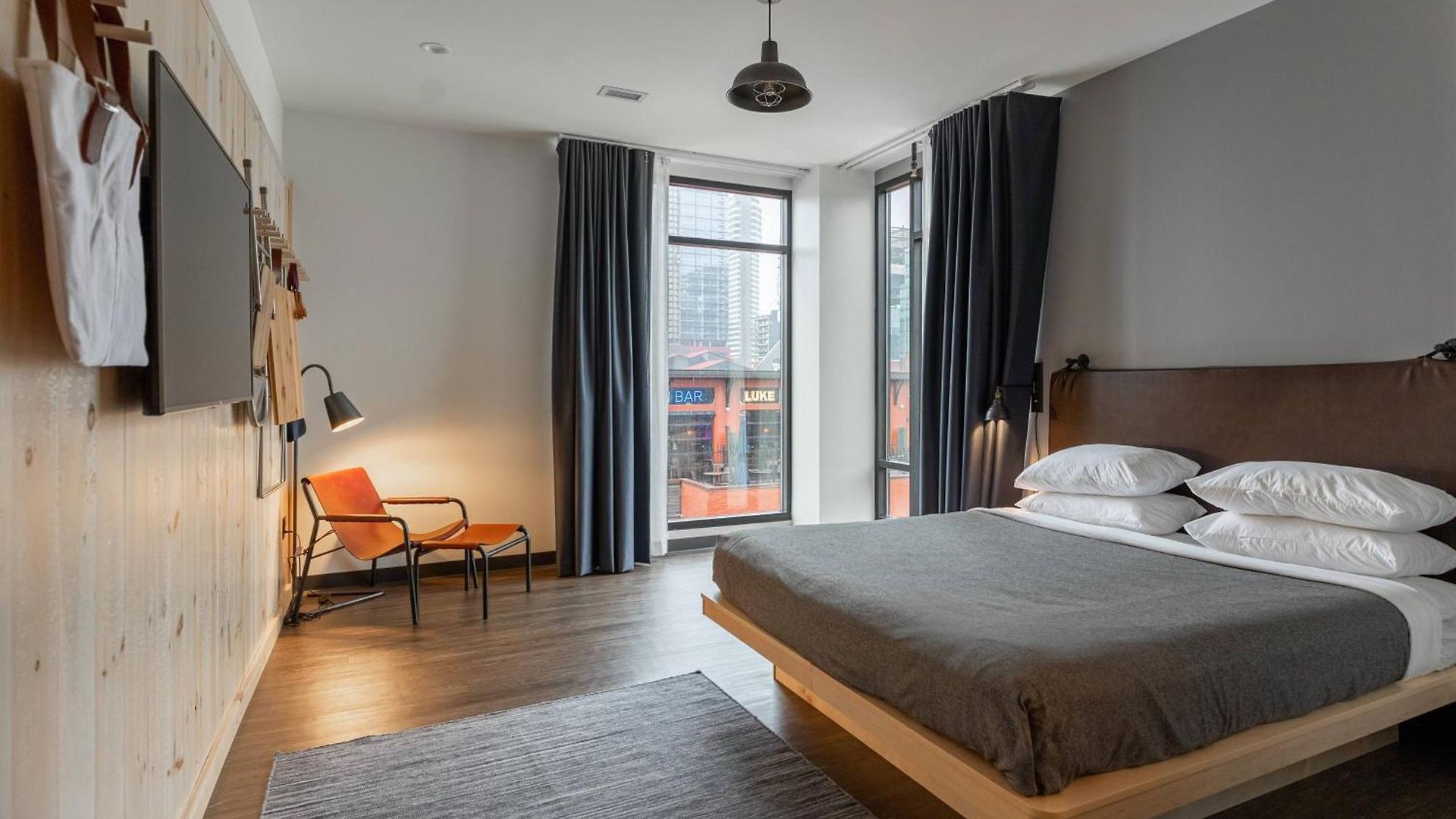 Moxy Downtown
