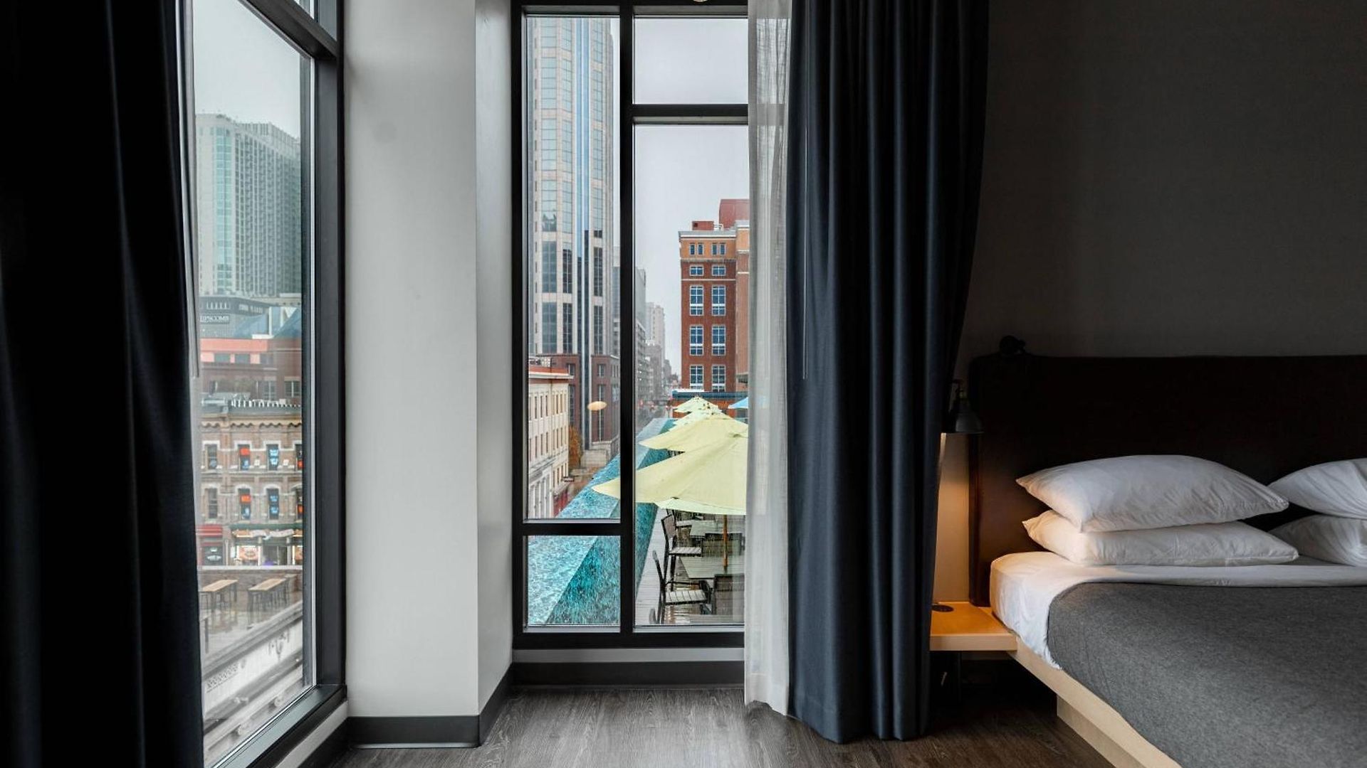Hotel Moxy Downtown