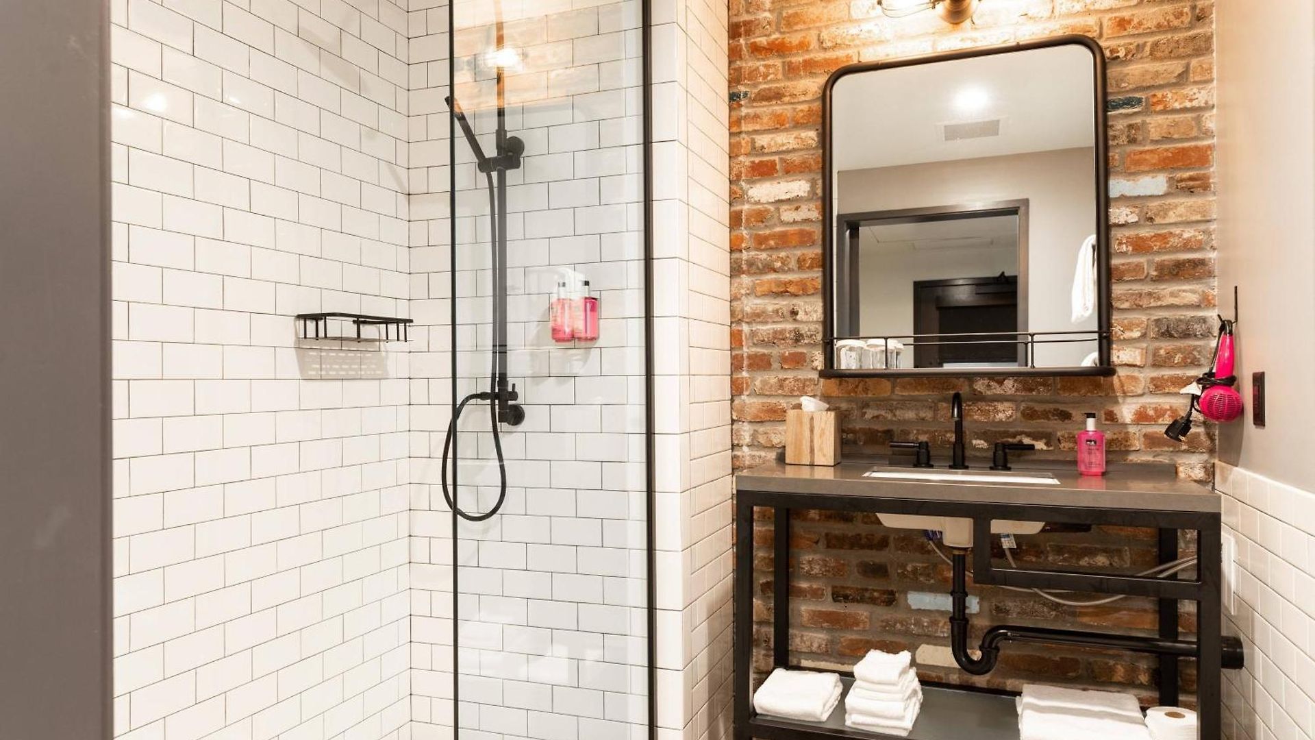 Moxy Downtown Hotel 3*