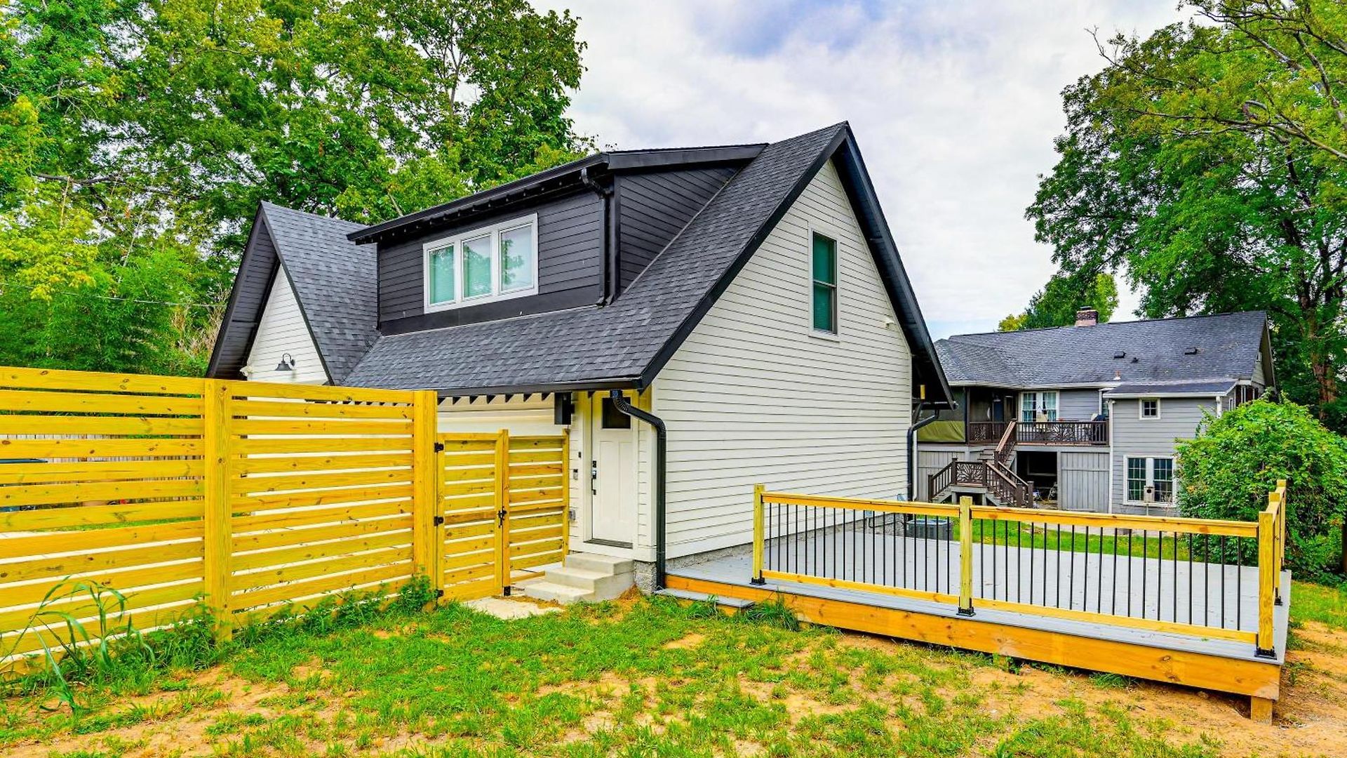12 South Neighborhood: Home W/ Modern Flair! Holiday home Nashville