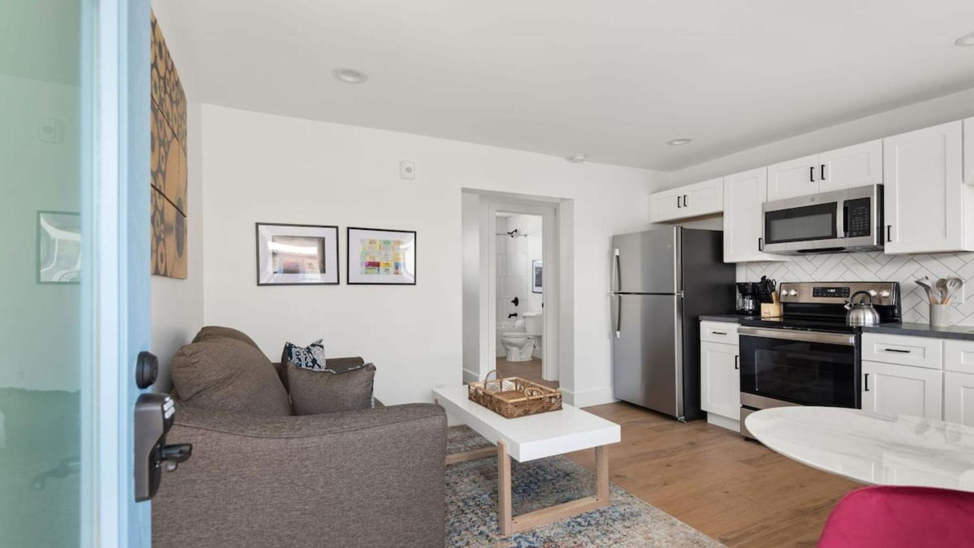 Apartment Vibes- Stay, Play, And Relax Unit 5b Apts *