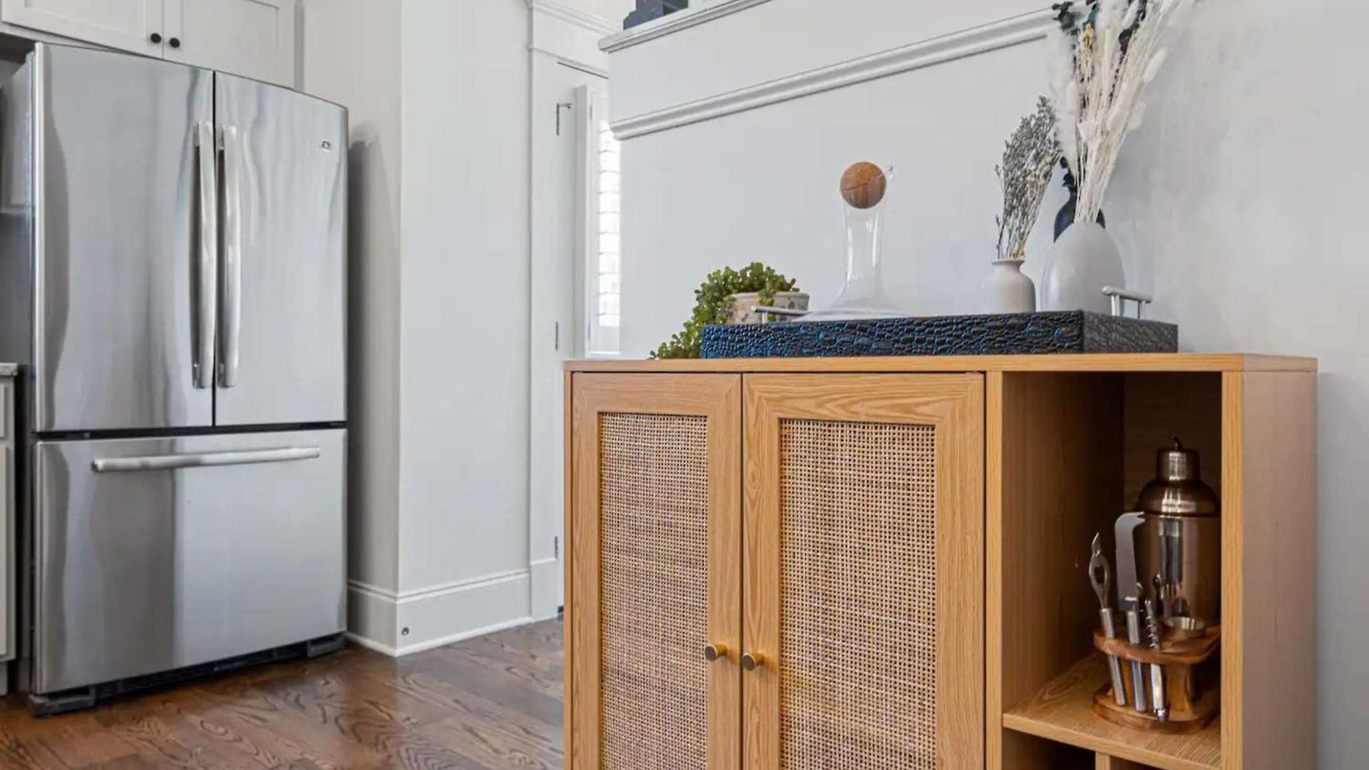 Two Decks To Enjoy Walk To 5 Points Faves Garage Close To Dining And Bars Board Games 10 Mins To Broadway 24 Hour Hospitality Holiday home Nashville