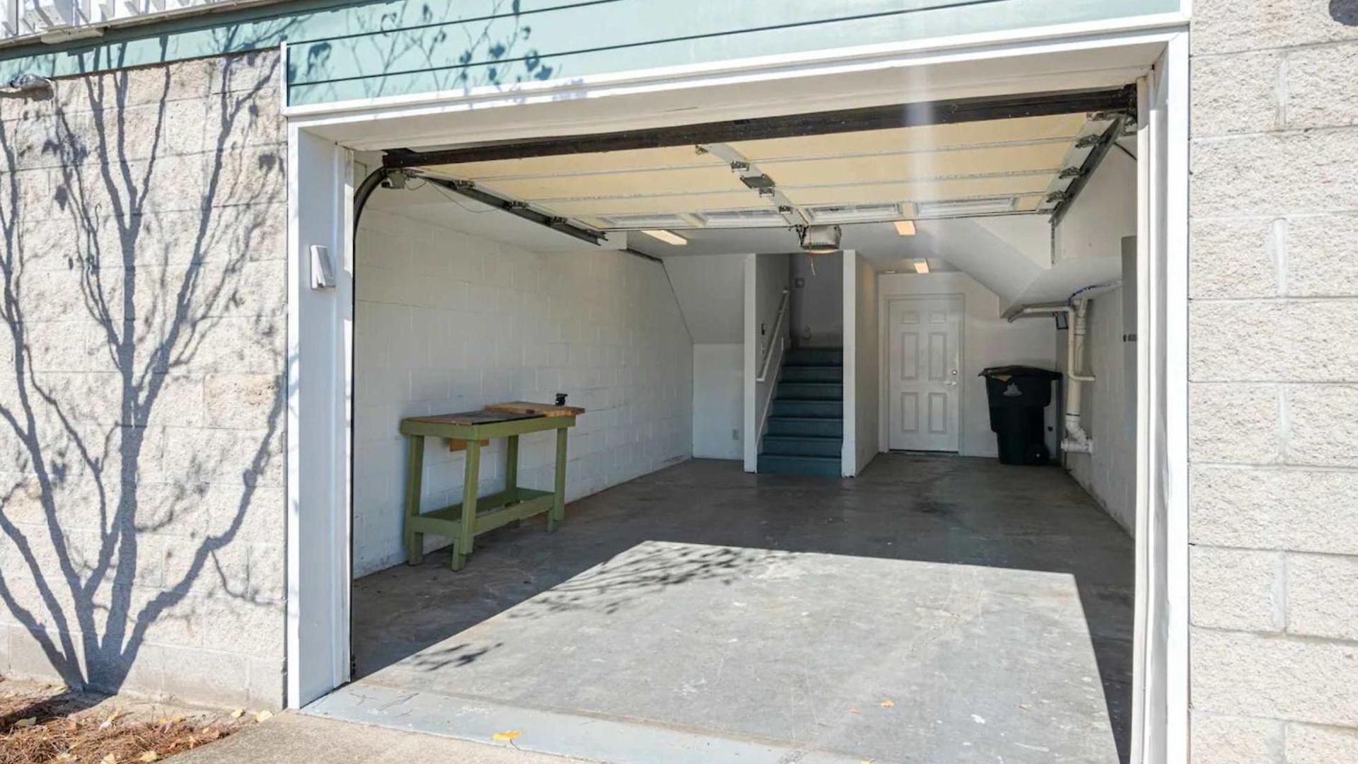 Holiday home Two Decks To Enjoy Walk To 5 Points Faves Garage Close To Dining And Bars Board Games 10 Mins To Broadway 24 Hour Hospitality Nashville