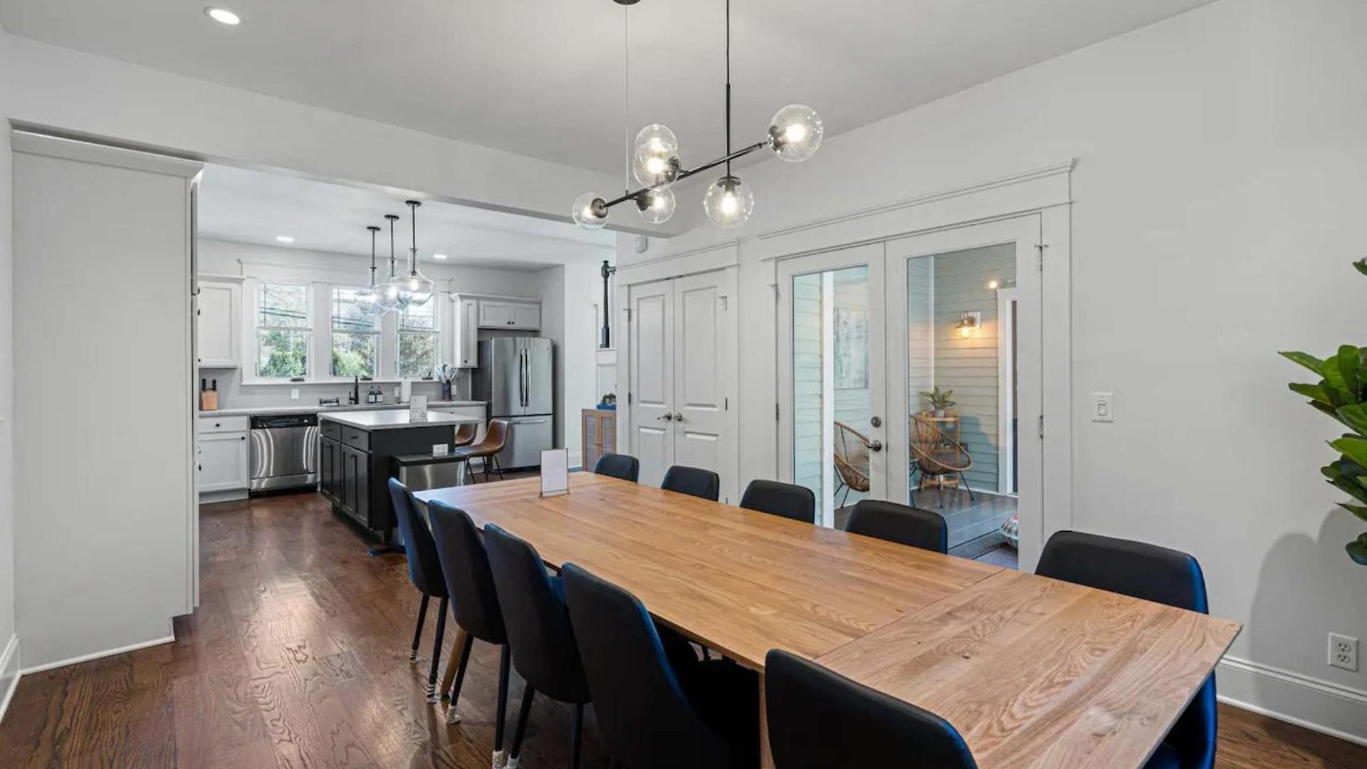 Holiday home Two Decks To Enjoy Walk To 5 Points Faves Garage Close To Dining And Bars Board Games 10 Mins To Broadway 24 Hour Hospitality Nashville