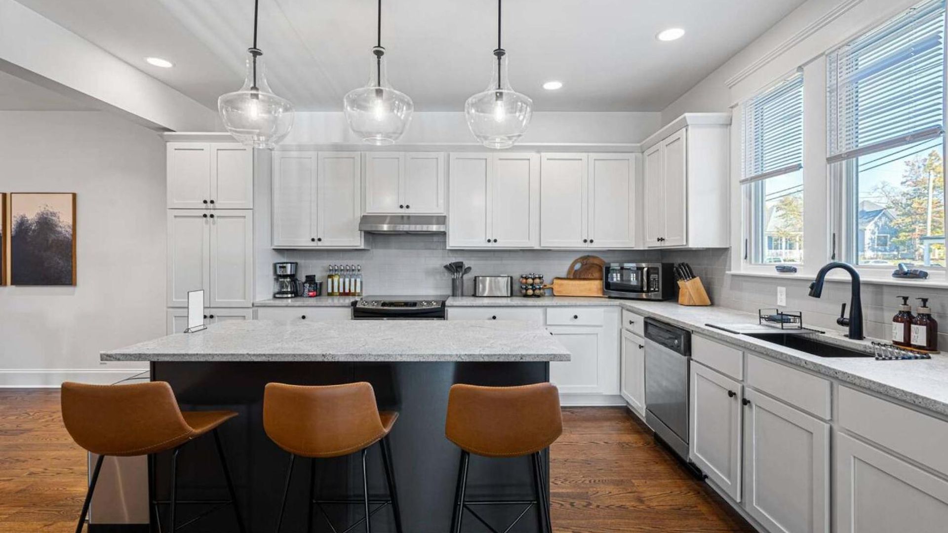 Two Decks To Enjoy Walk To 5 Points Faves Garage Close To Dining And Bars Board Games 10 Mins To Broadway 24 Hour Hospitality * Nashville