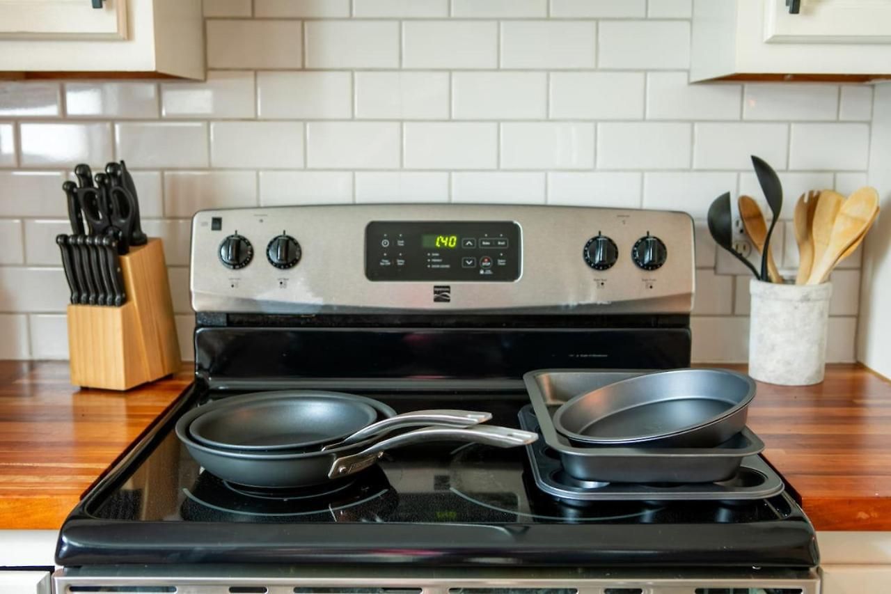 Cozy Getaway Mins To Downtown, Broadway Airport Holiday home Nashville