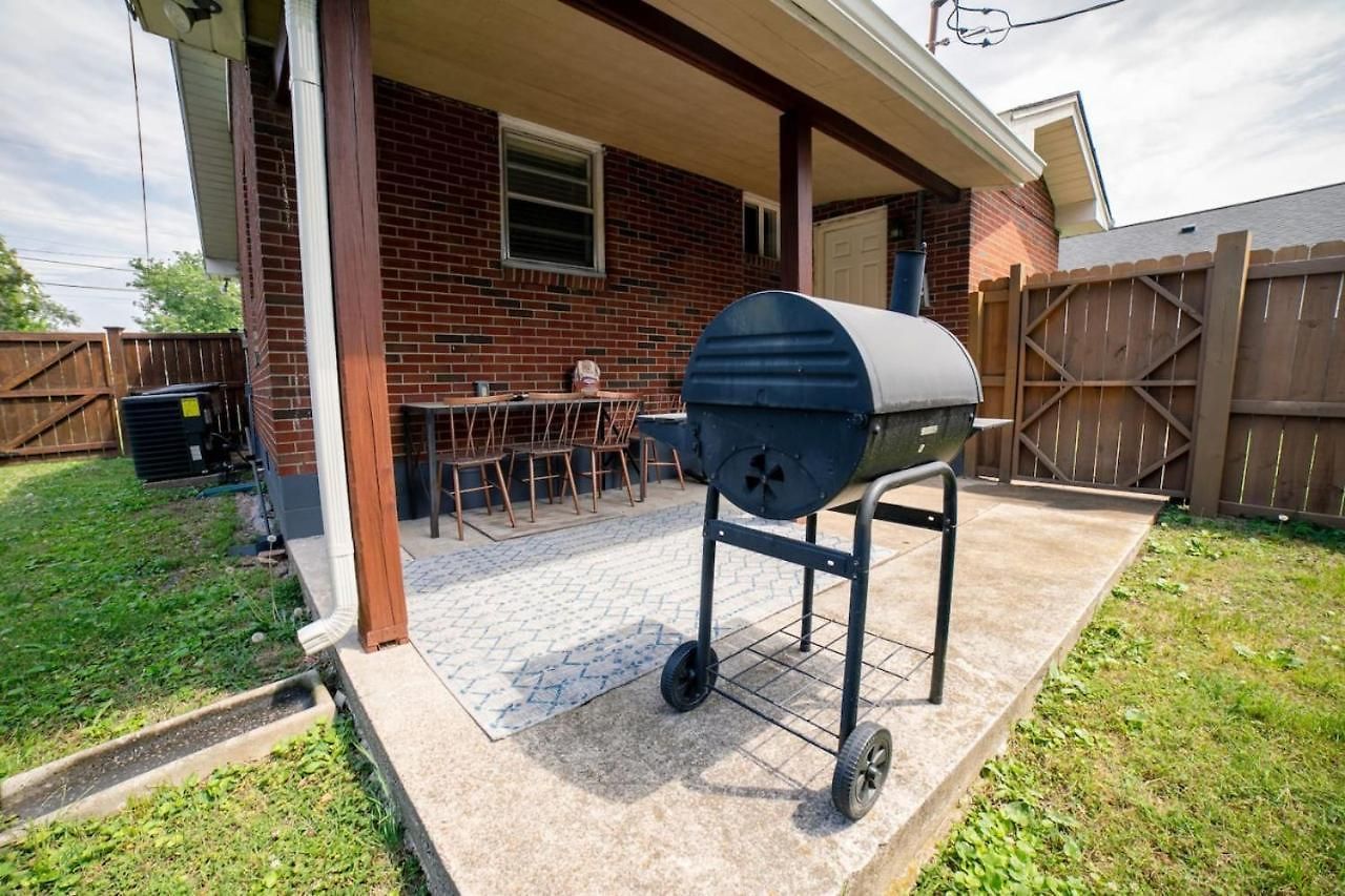 Cozy Getaway Mins To Downtown, Broadway Airport *