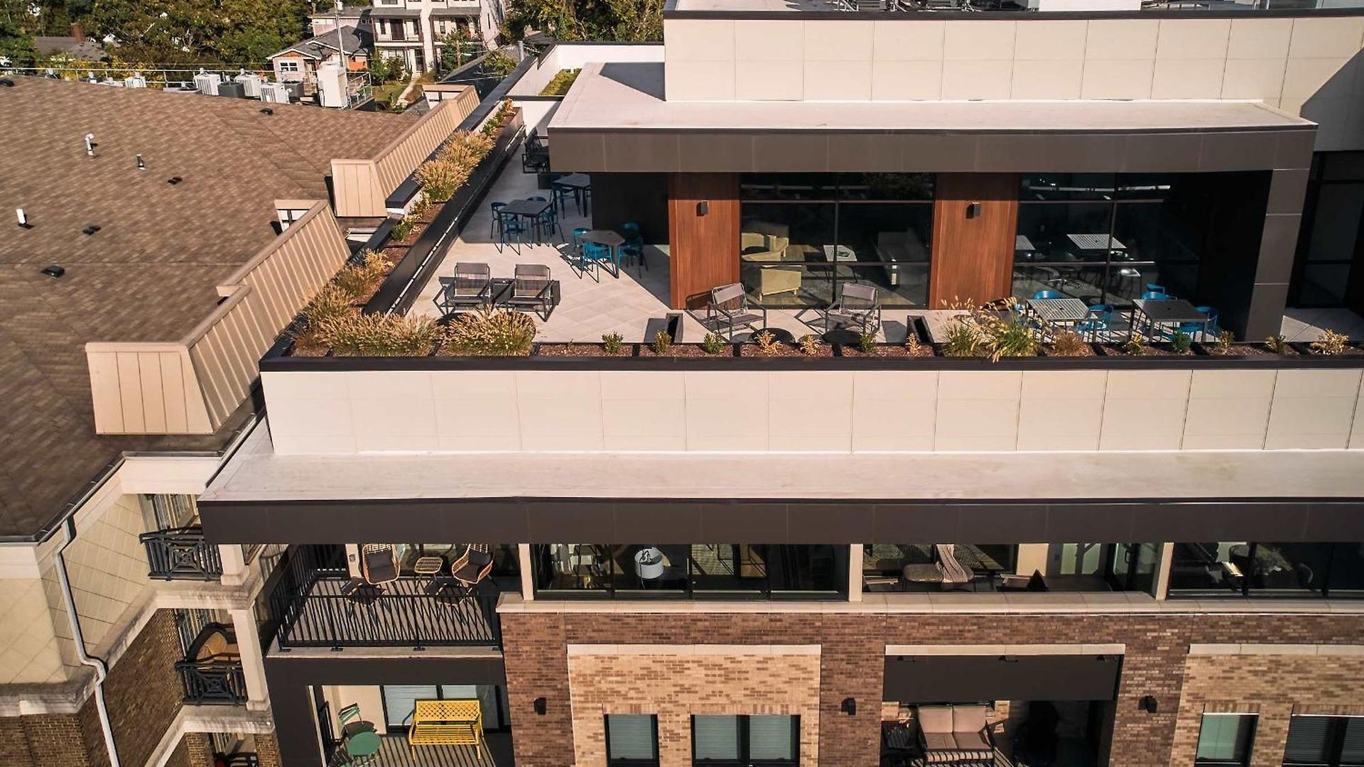 Modern Music Row With King & Queen Bedrooms + Private Balcony Pool & Fitness Center Walk To Rca B & Local Dining Under 2 Miles To Broadway Garage Parking Elevator Access 24 Hr Hospitality Holiday home *