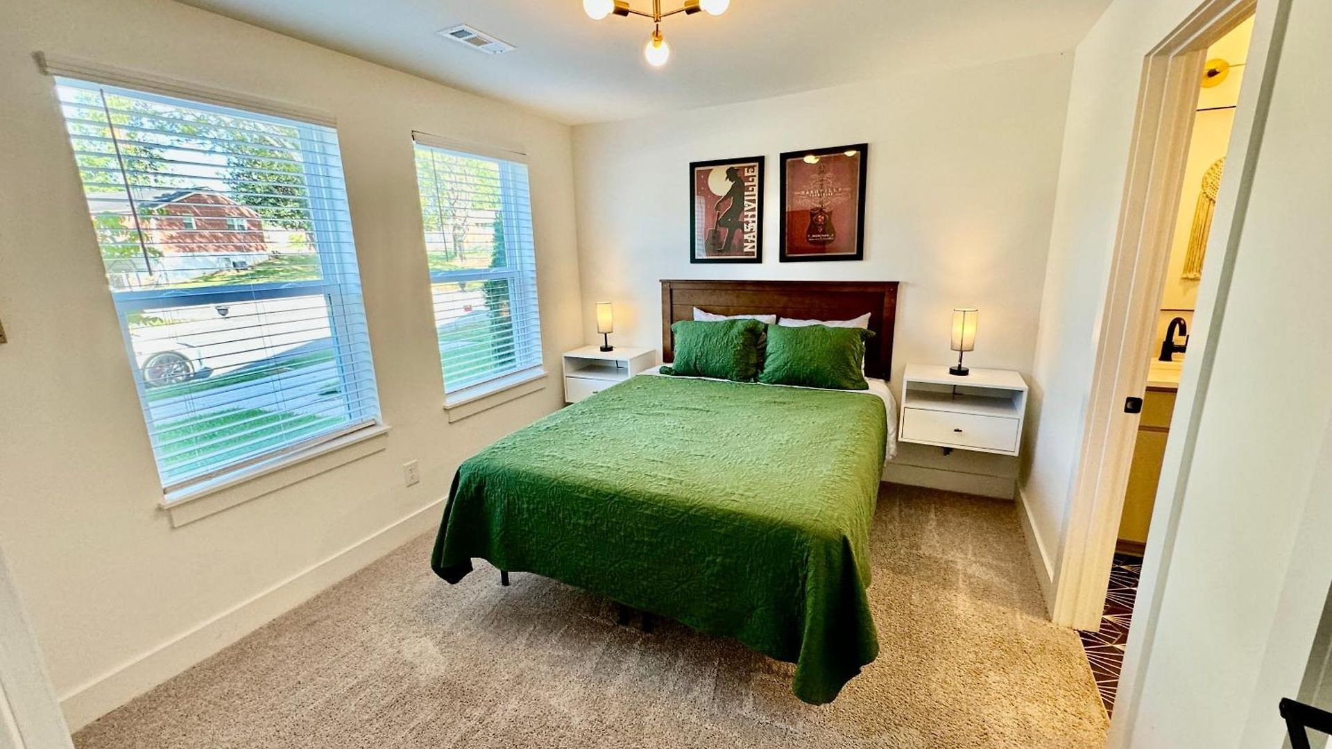 Two Rivers House Near Opryland, Sleeps 10 Game Holiday home