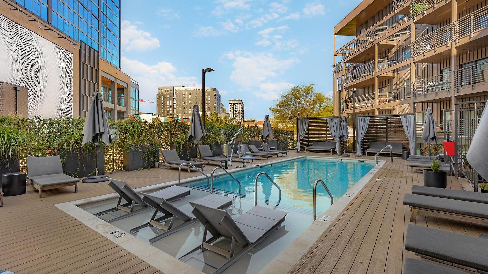 Apartment Luxury Penthouse With 2 Floors Pool Patio Gym Walk To Broadway Nashville