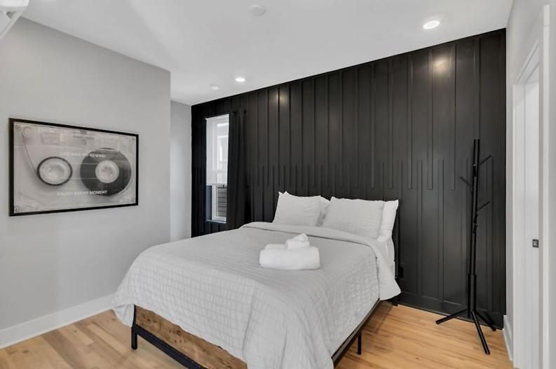 10 Min Drive Downtown, Roof Deck, Pet Friendly Holiday home