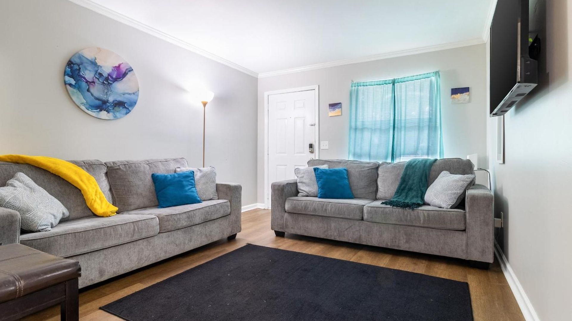 Apartment Downtown 1br With Full Kitchen, Pet-friendly