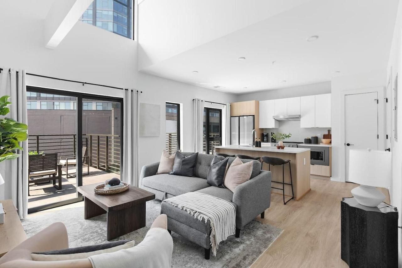 Luxury Penthouse With 2 Floors Pool Patio Gym Walk To Broadway * Nashville