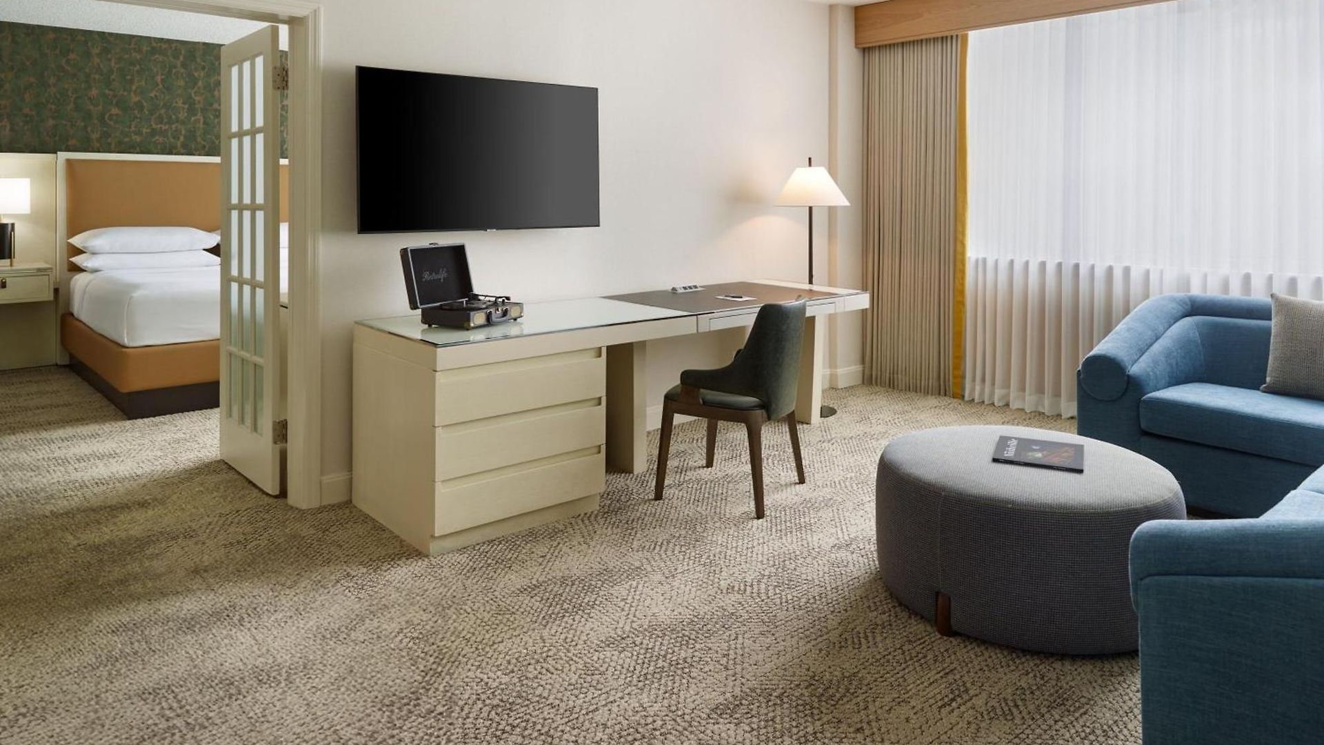 Sheraton Grand Downtown Hotel 4*