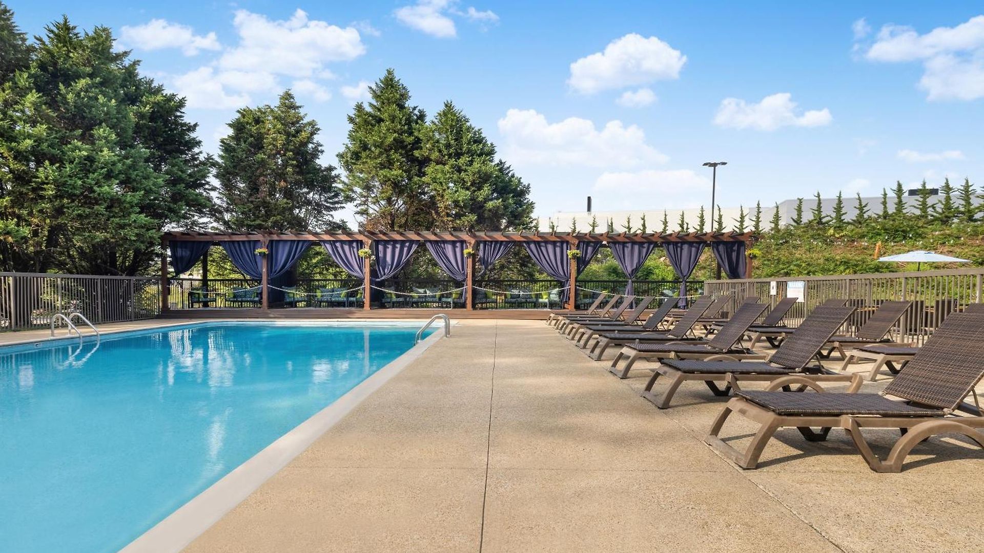 Delta By Marriott Airport 3*