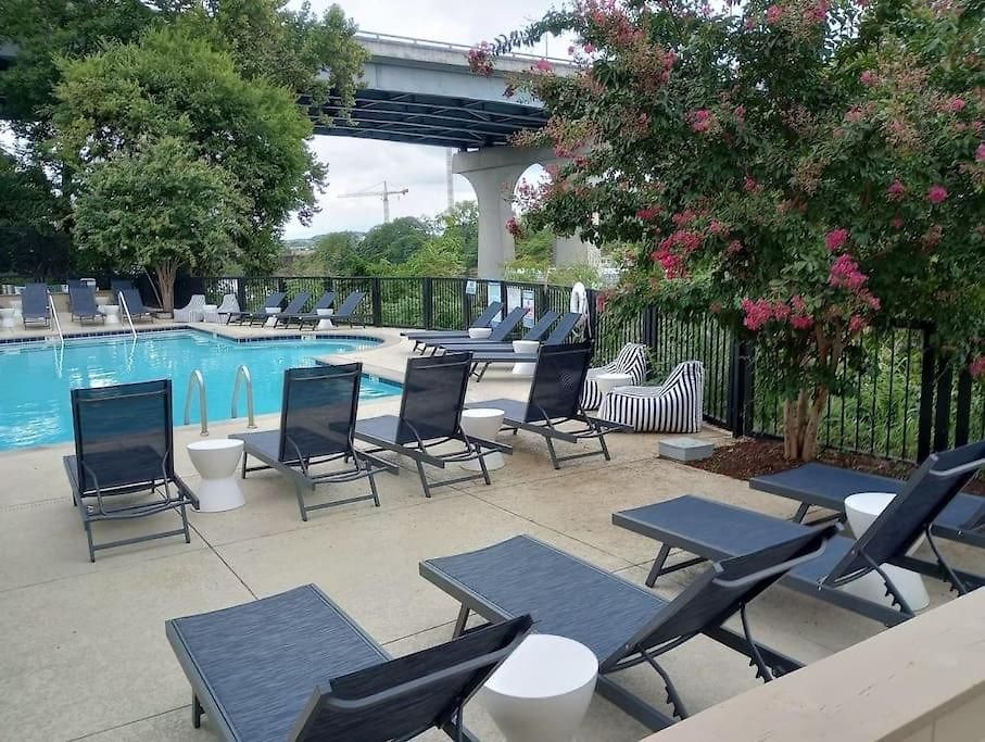 Apartment Riverfront Near Downtown *