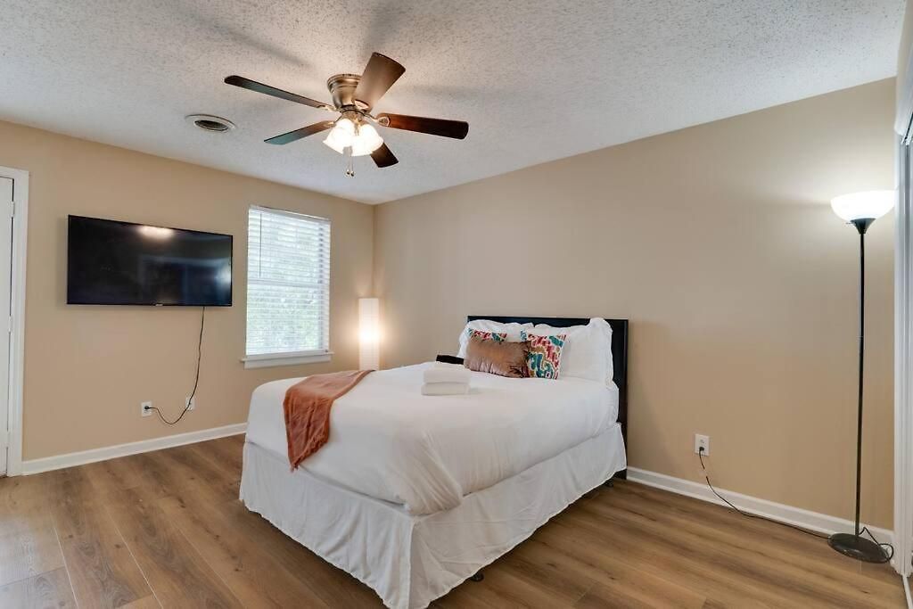 Prime Location With Balcony Near Broadway And Golf Nashville