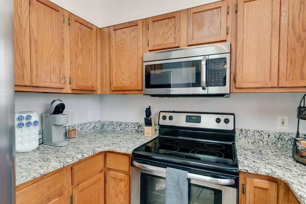 Prime Location With Balcony Near Broadway And Golf Apartment Nashville
