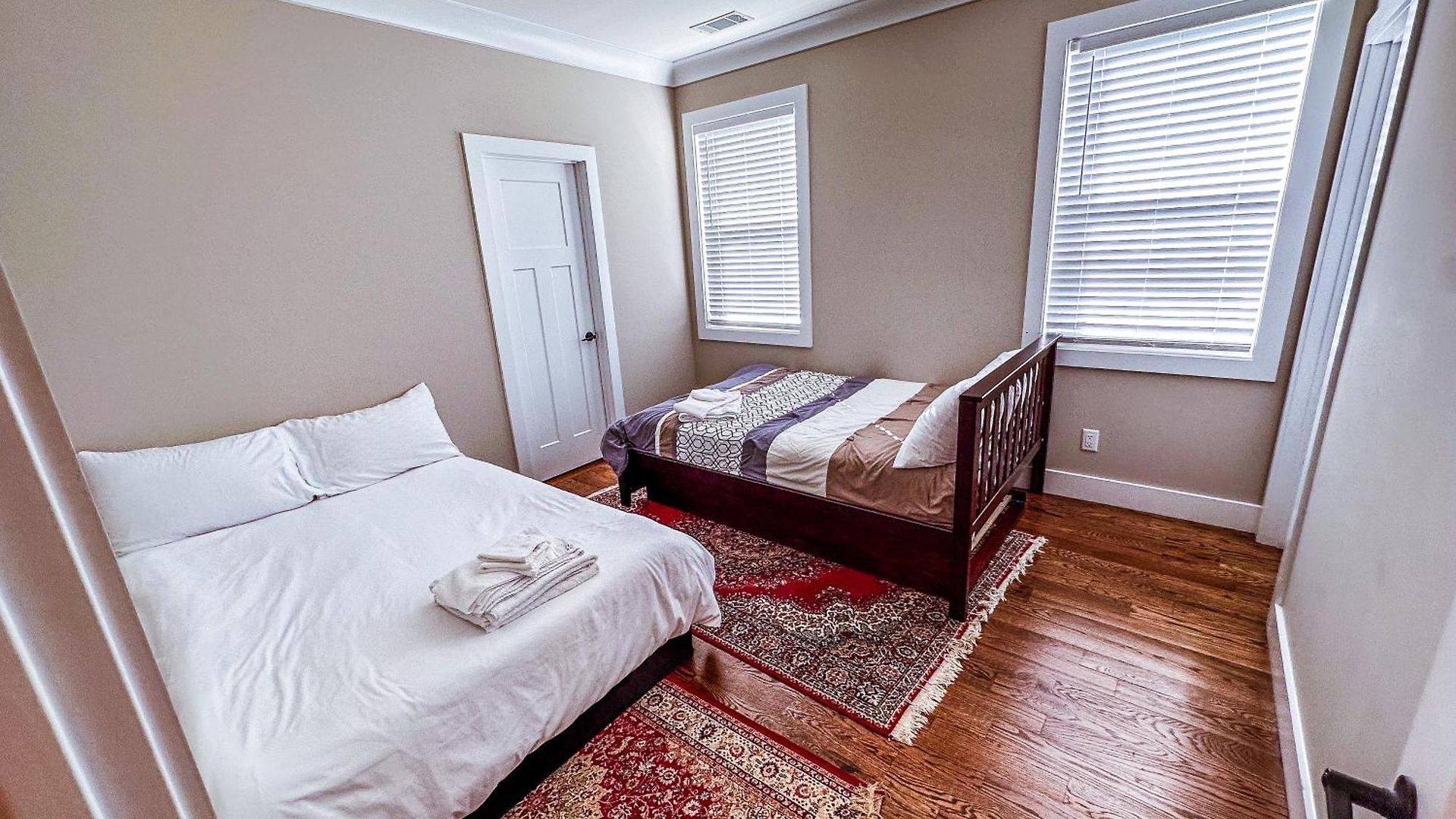 7 Min From Broadway! 3 Bed 2.5 Bath