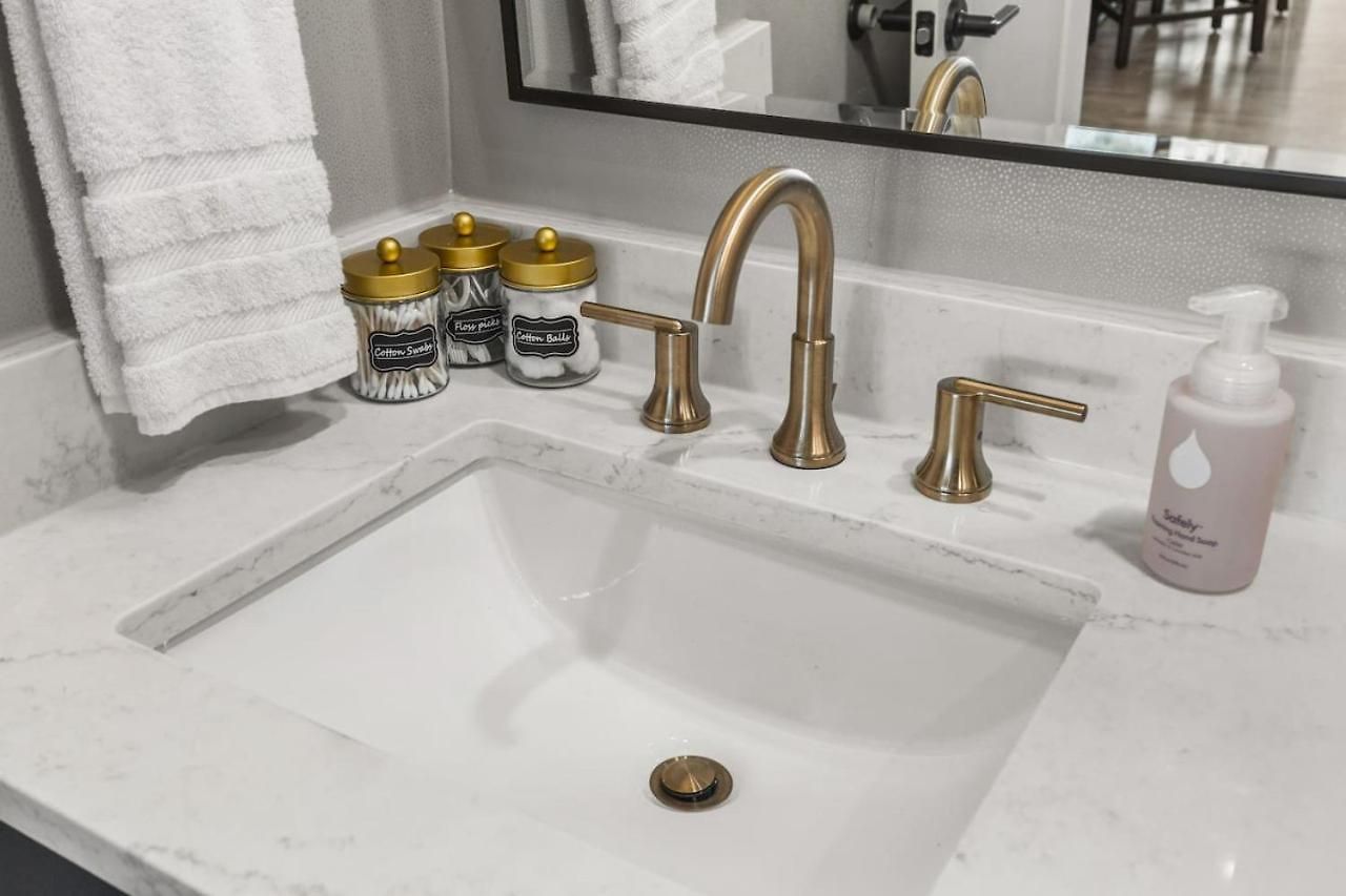 Apartment Upscale Music Row Corner Unit With Patio Rooftop With View And Gym Nashville