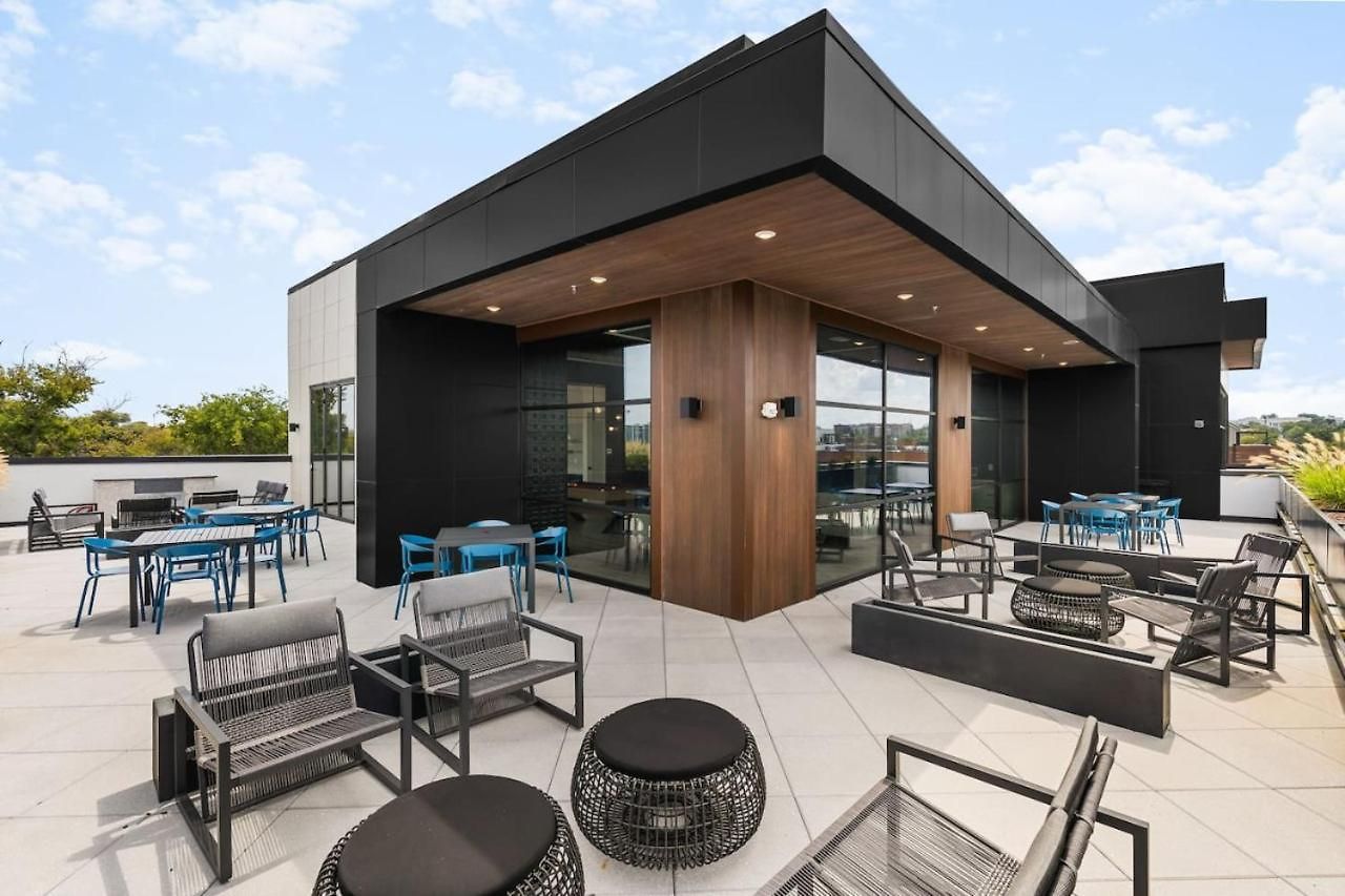 Apartment Chic Music Row Rooftop Deck With View Gym Office And