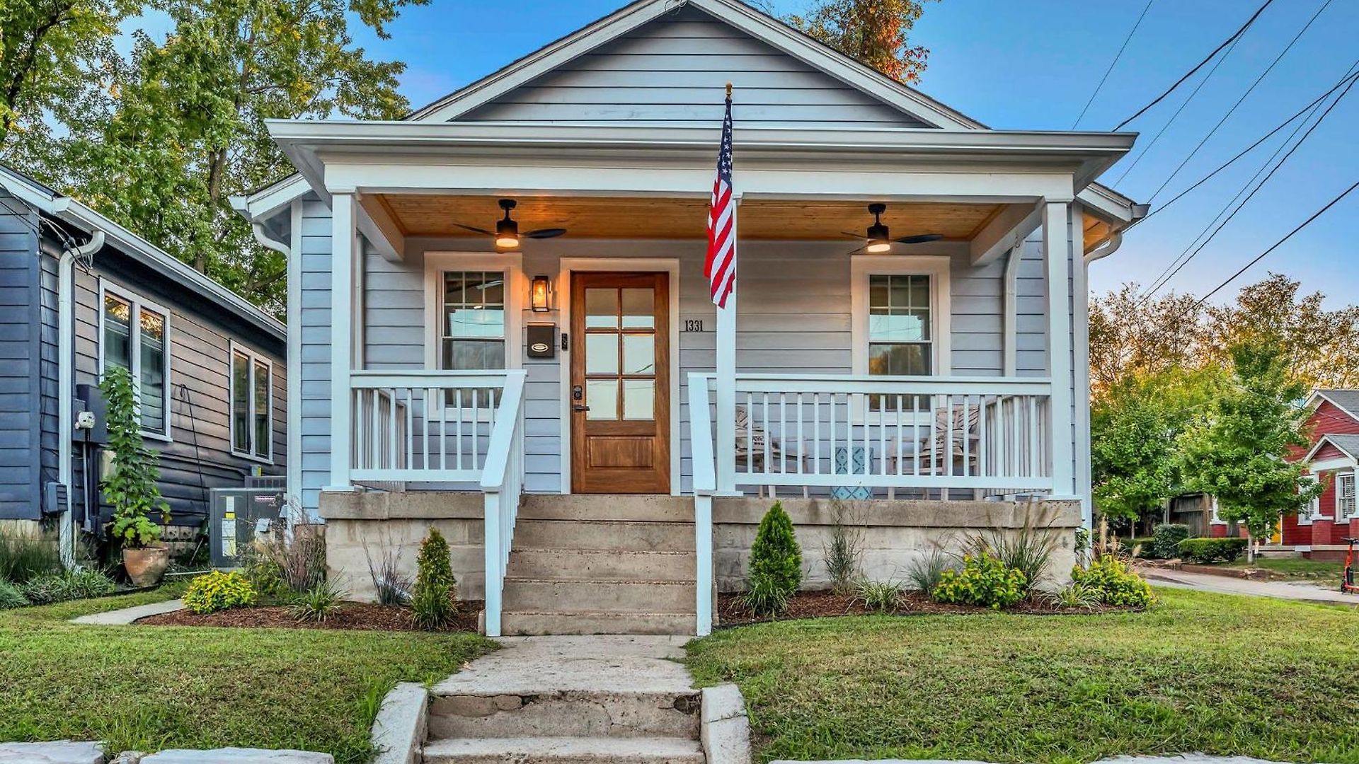 Fully Furnished With Deck Near Center Holiday home *