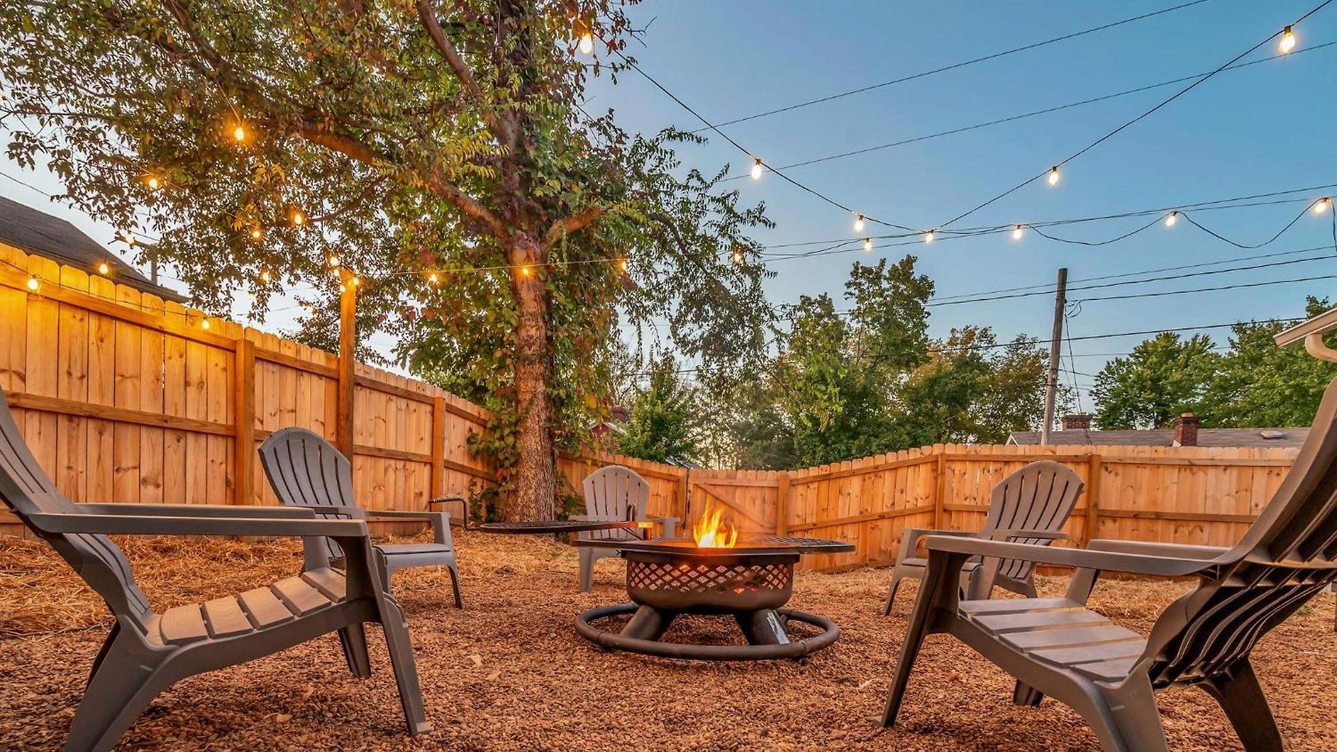 Fully Furnished With Deck Near Center *