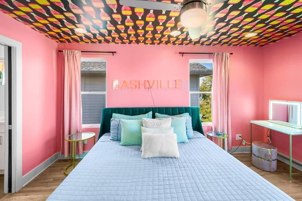 Ultimate Bach 10min To Dt Ig Walls Every Holiday home Nashville