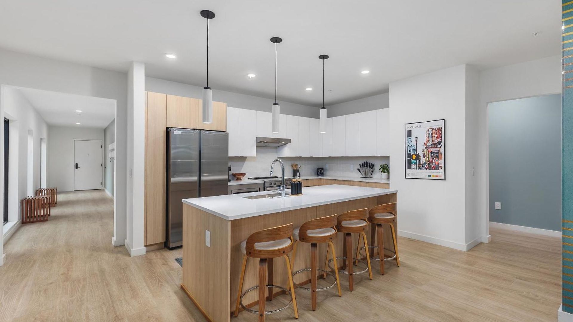 Luxury In The Gulch With Patio Pool Walk To Broadway Apartment *