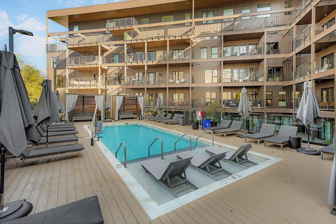 Luxury In The Gulch With Patio Pool Walk To Broadway Apartment *