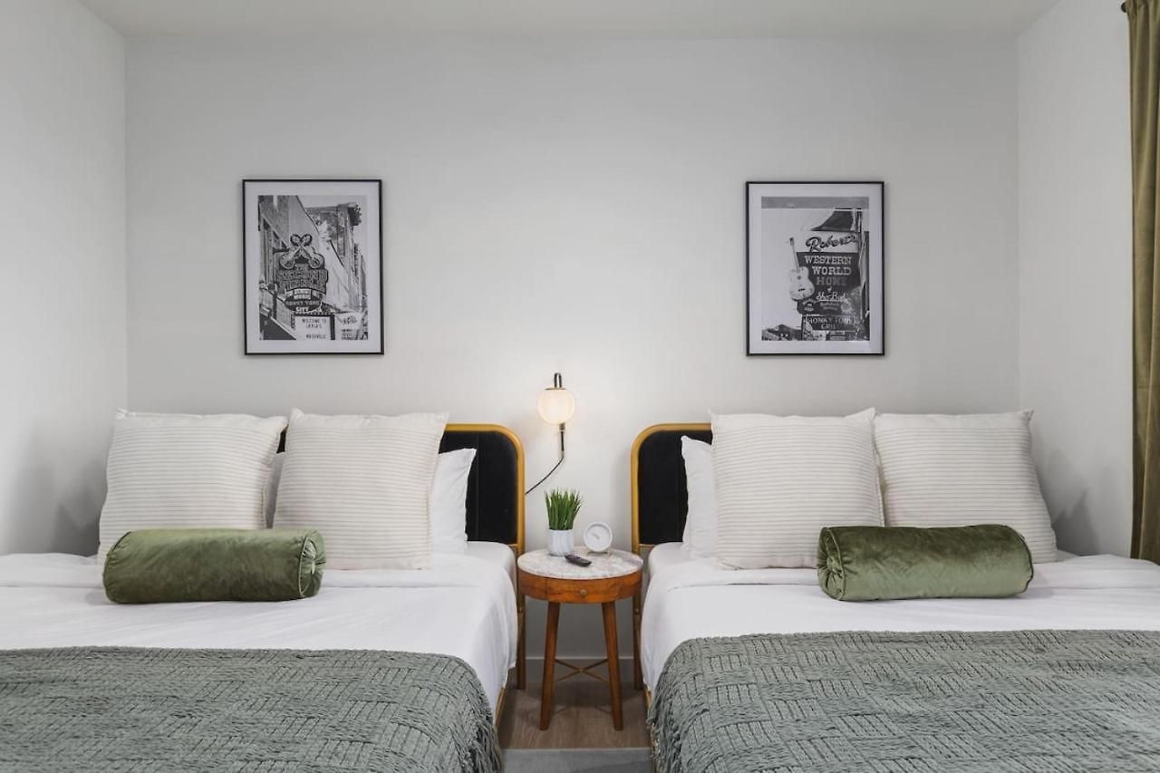 Luxury In The Gulch With Patio Pool Walk To Broadway Nashville