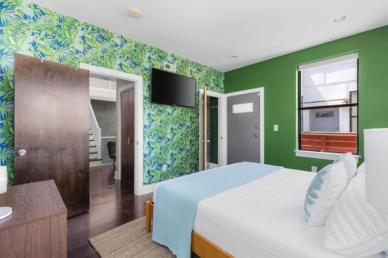 Modern With Rooftop Deck Walk To Coffee Restaurants Brewery Holiday home