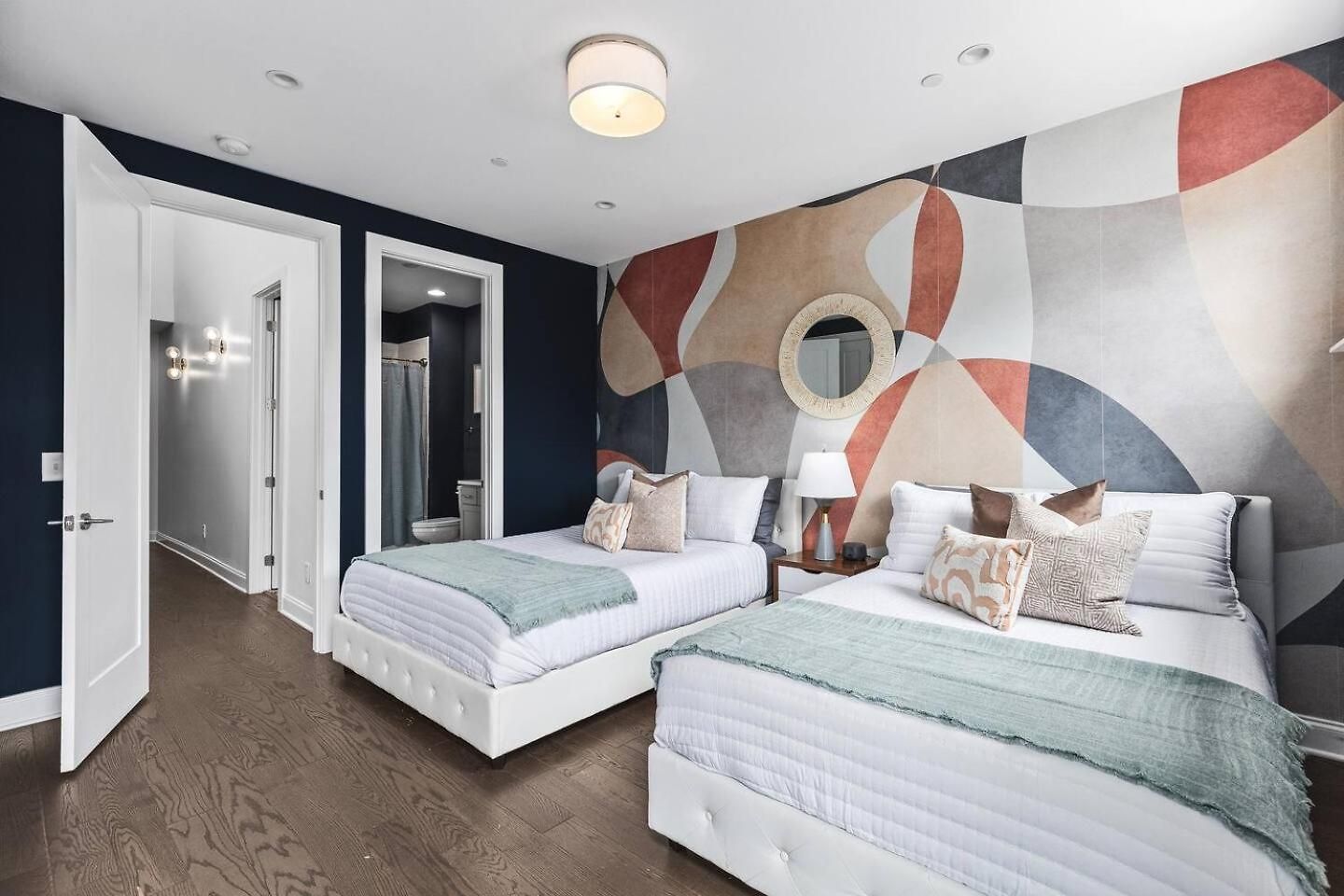 Rooftop Deck Firepit And Garage Walk To 12 South And Restaurants Holiday home *
