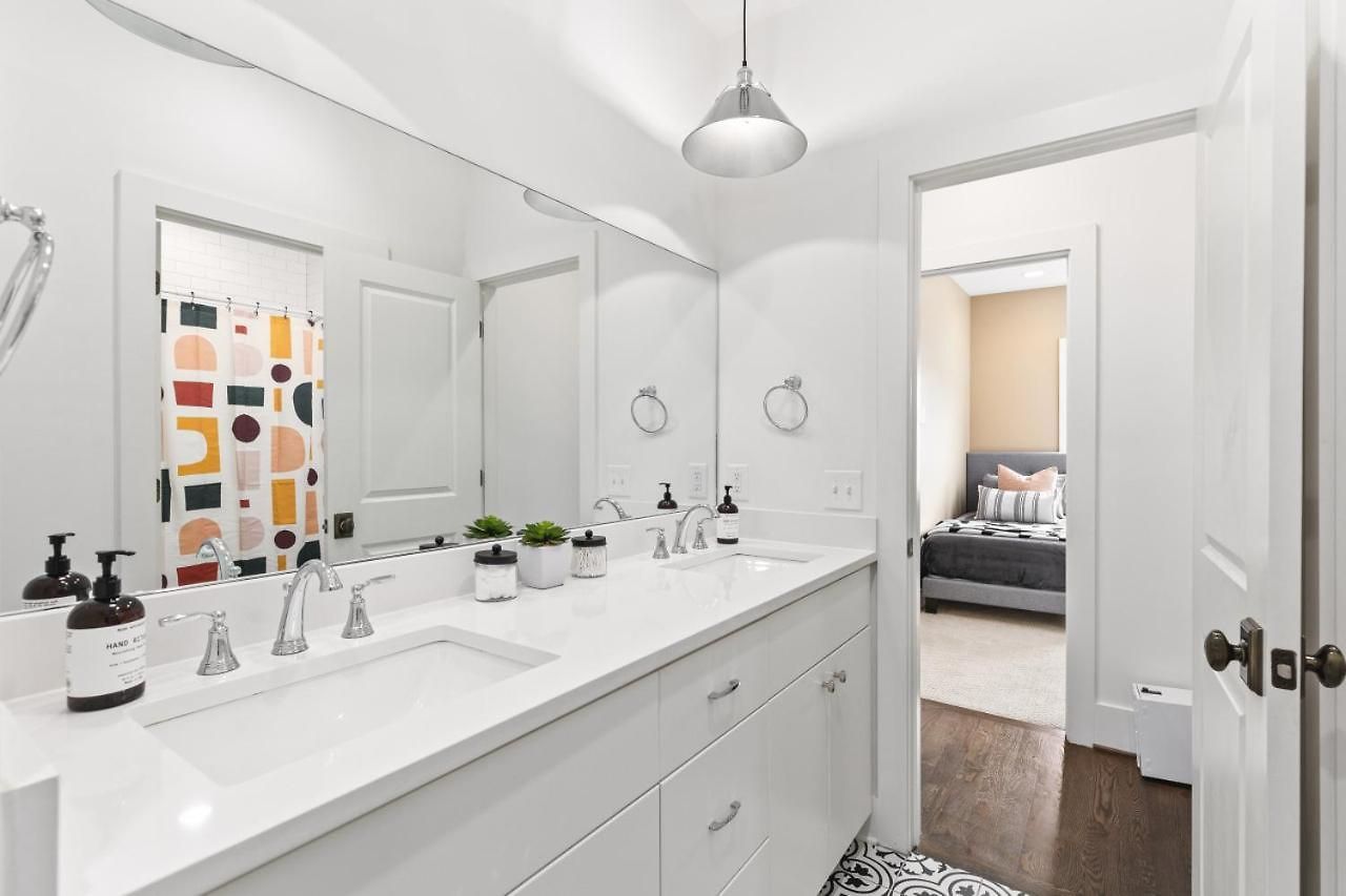Holiday home Walk To 12 South And Belmont With Garage Firepit And Patio *