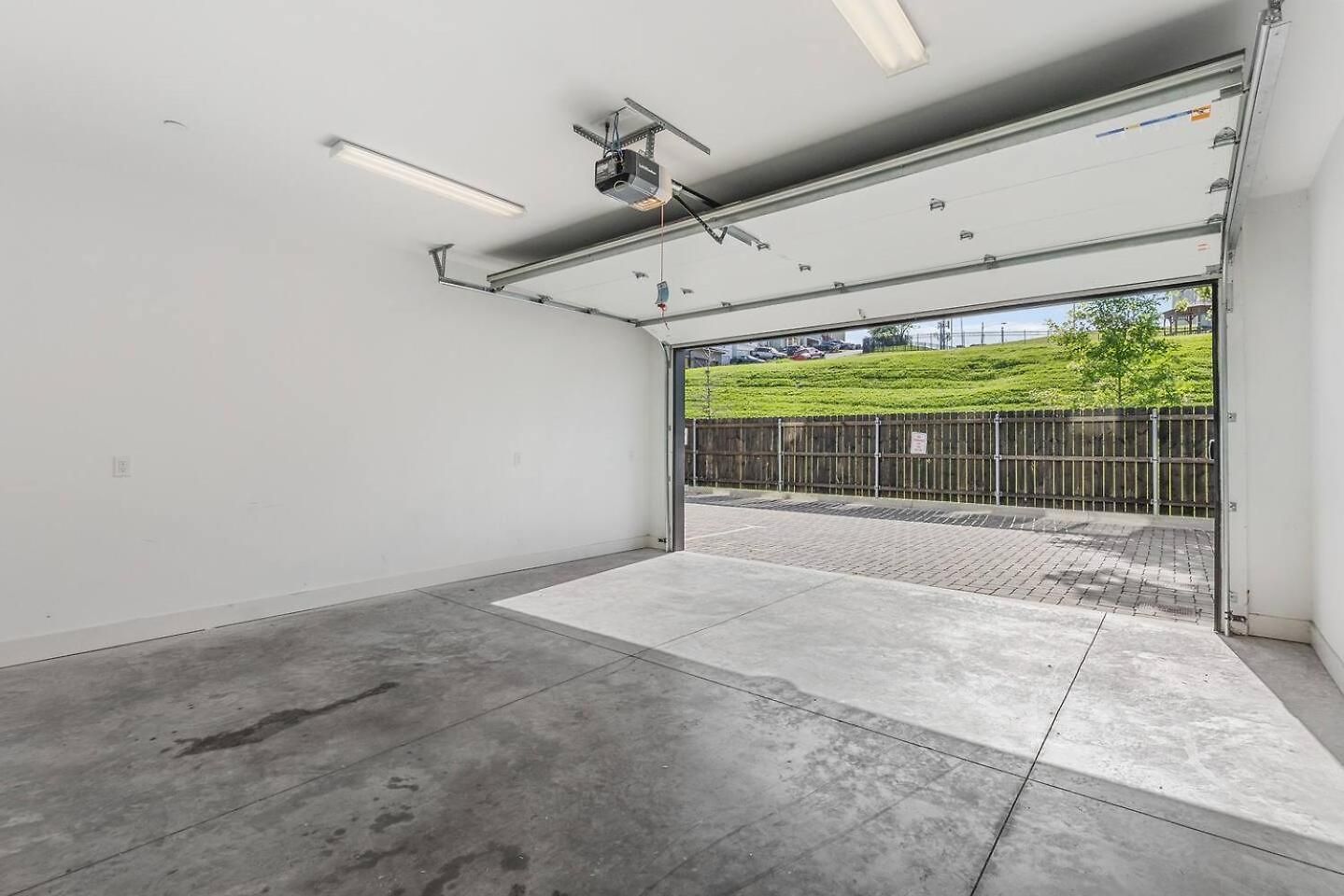 Walk To 12 South And Belmont With Garage Firepit And Patio Holiday home