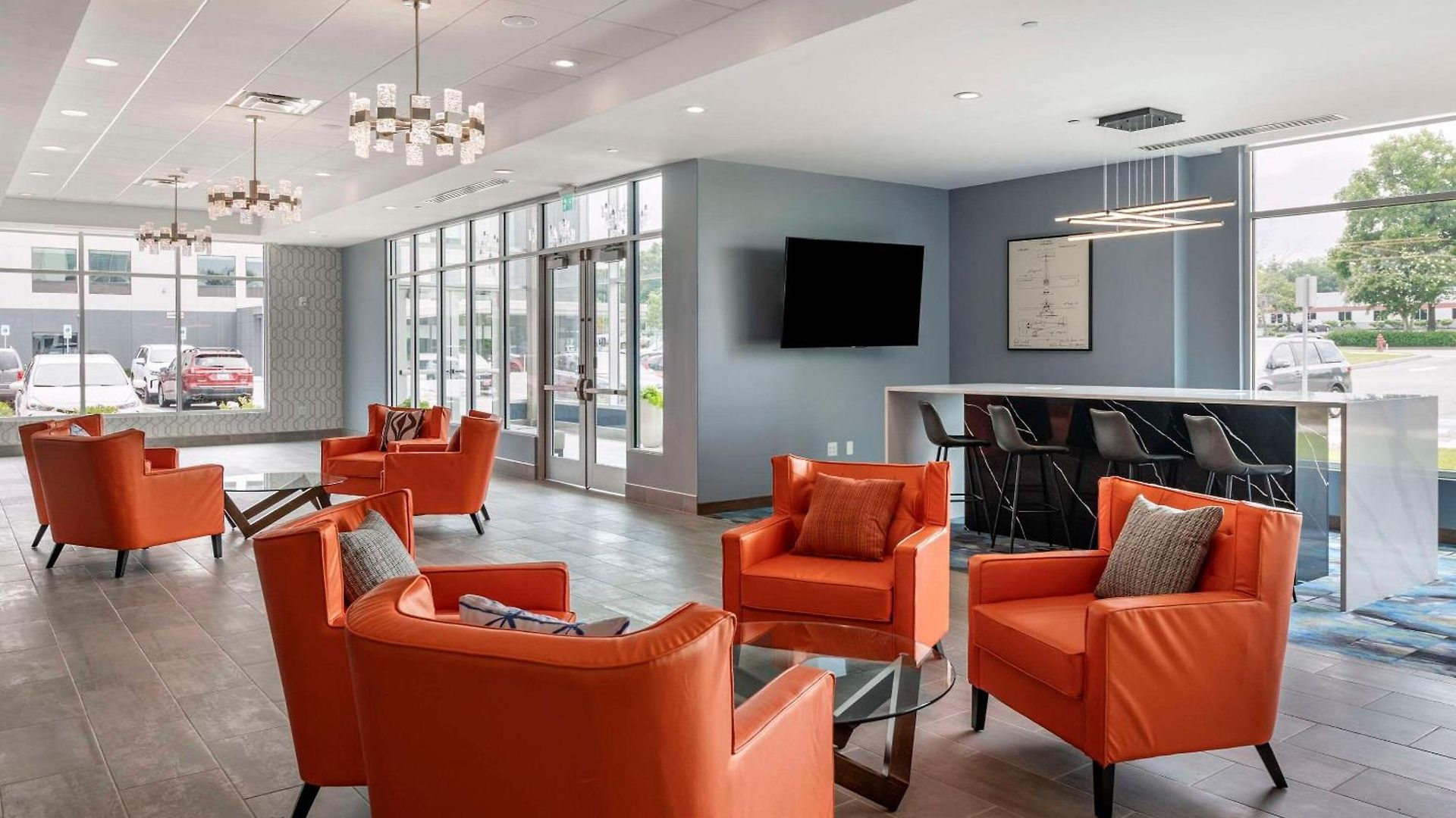 Cambria Airport 5*