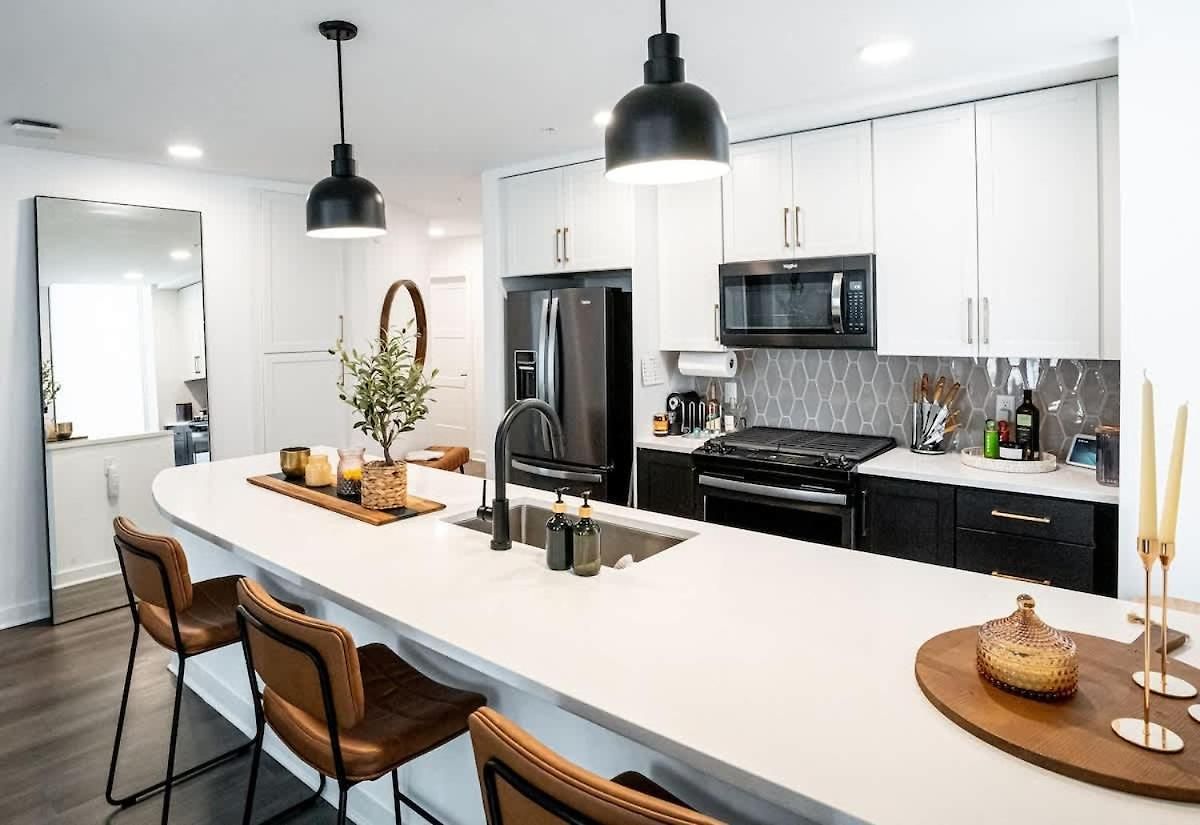 2-bed 2-bath Luxury Retreat Apartment