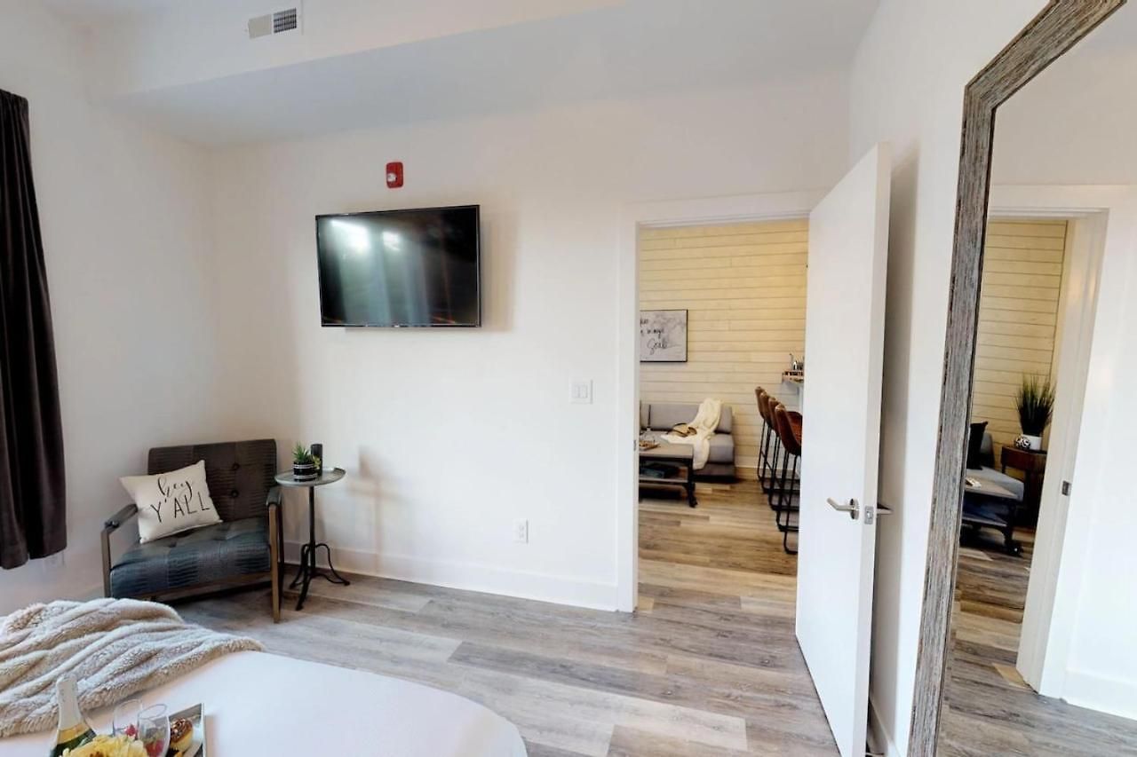 Great Location 1 Bedroom Sleeps 4 Nashville