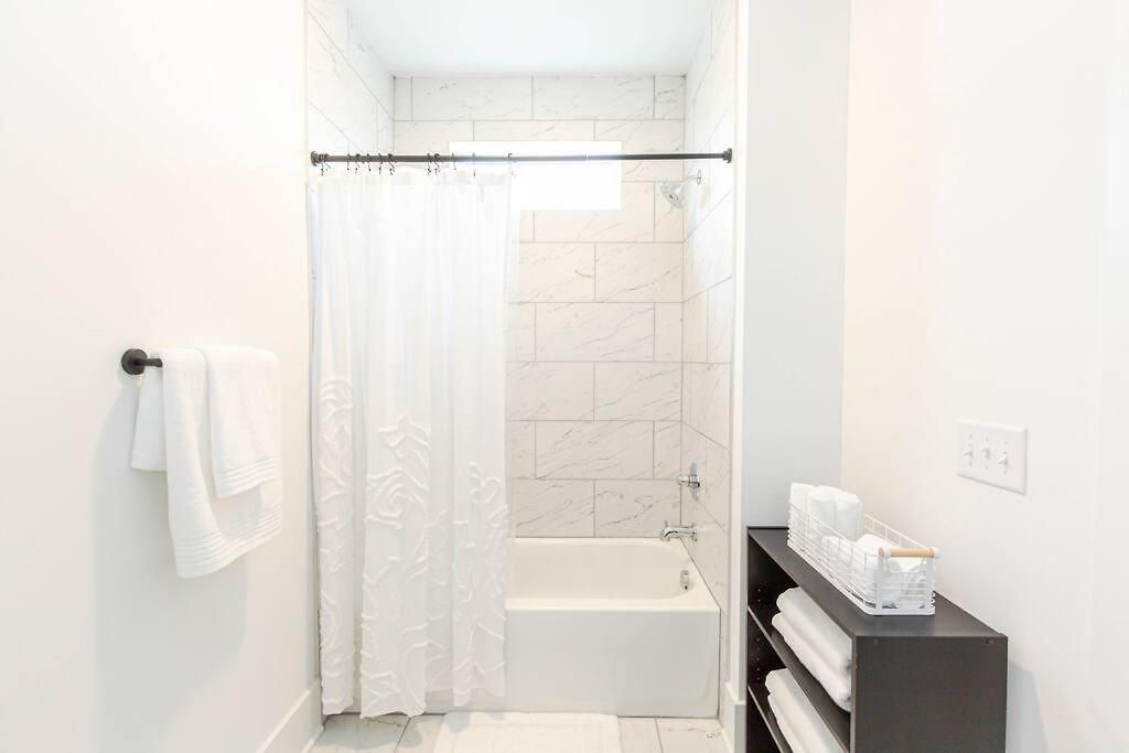 Spacious W Rooftop Deck And Mural! 10 Min 2 Dt *