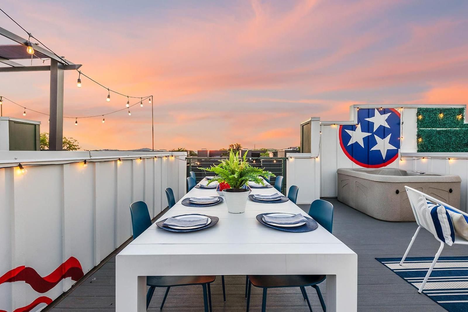 The Bluebell - Rooftop Lounge With Hot Tub Holiday home *