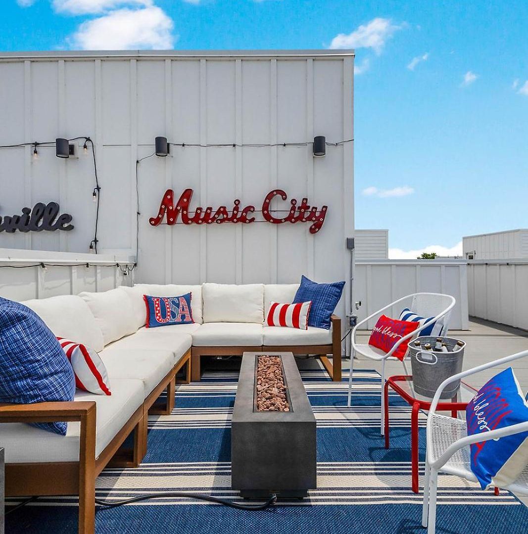 The Bluebell - Rooftop Lounge With Hot Tub * Nashville