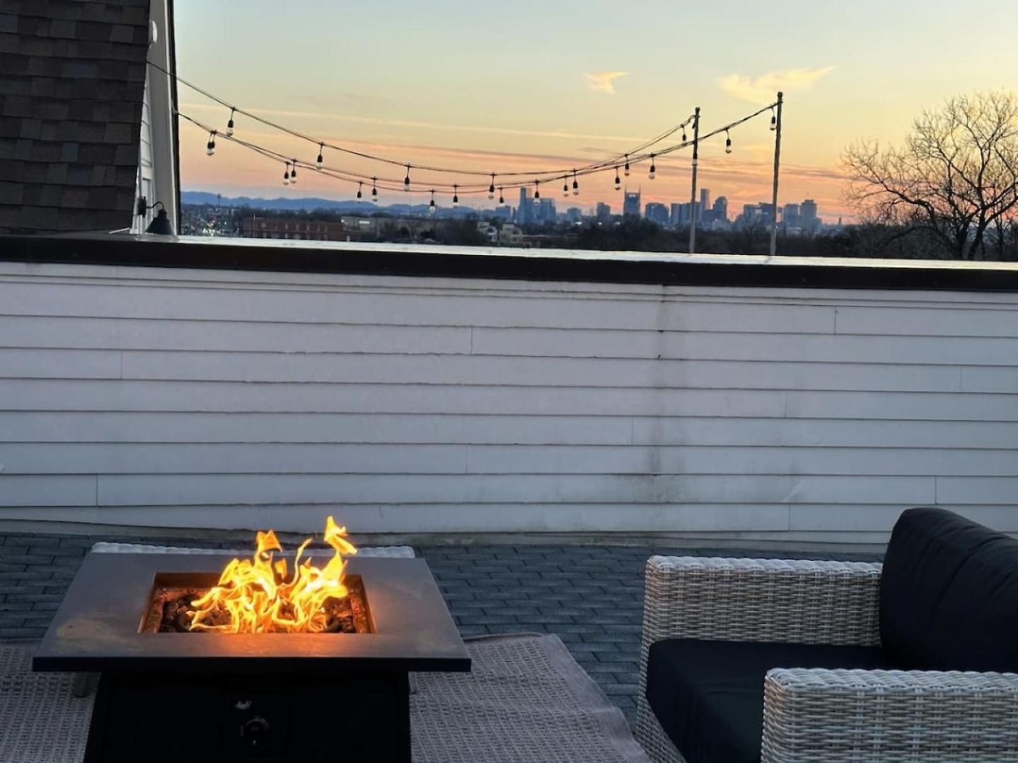 Holiday home East Nash Rooftop 3 En-suites Views