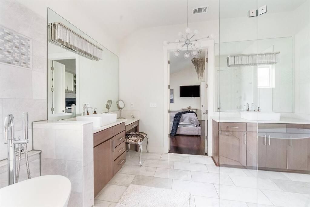 Luxury House - Heated Pool - In The Gulch - Walk Anywhere Holiday home *