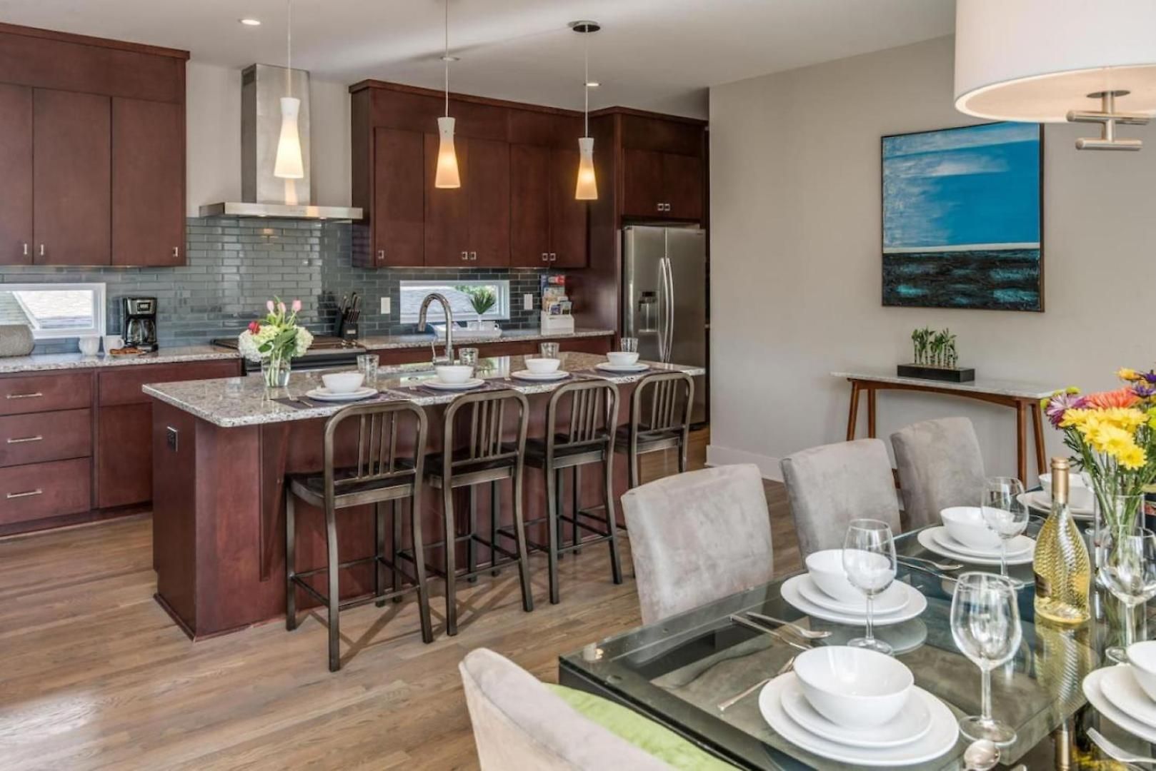 Great Location, Large - Roof Deck, Walk To Ni