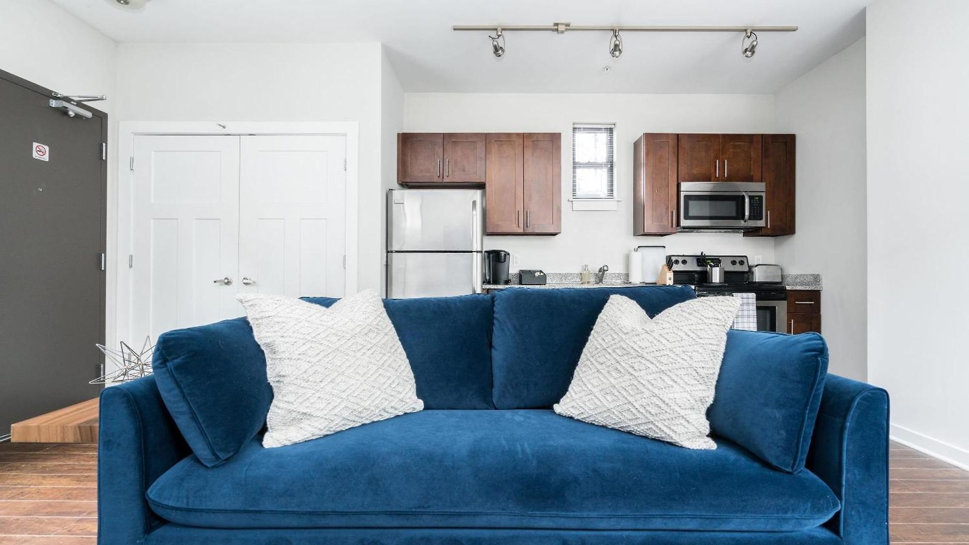 Apartment Cozysuites Musicrow Spacious 1br In Nashville! 45 Nashville